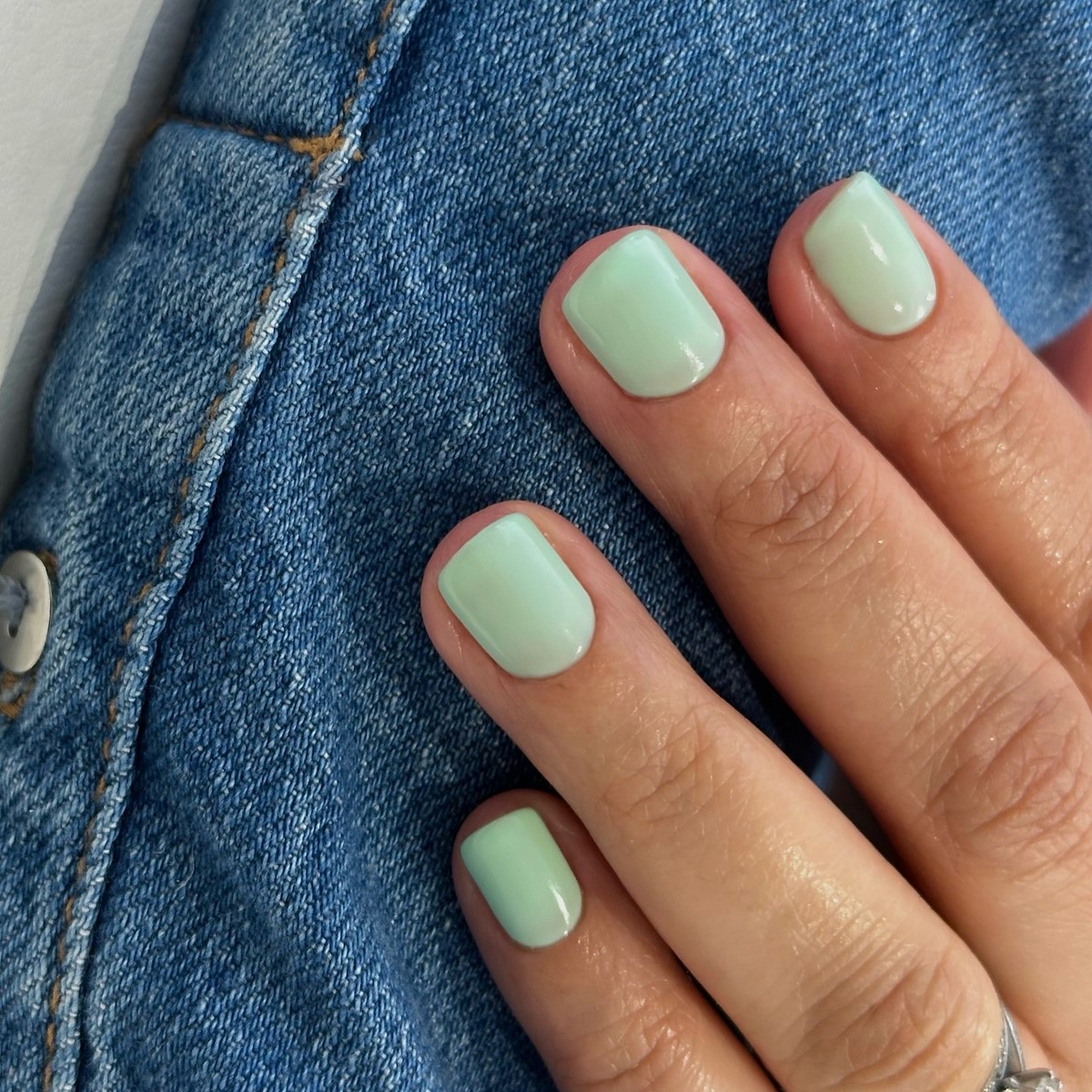 Не пастель і не нюд: спокійний тон з характером