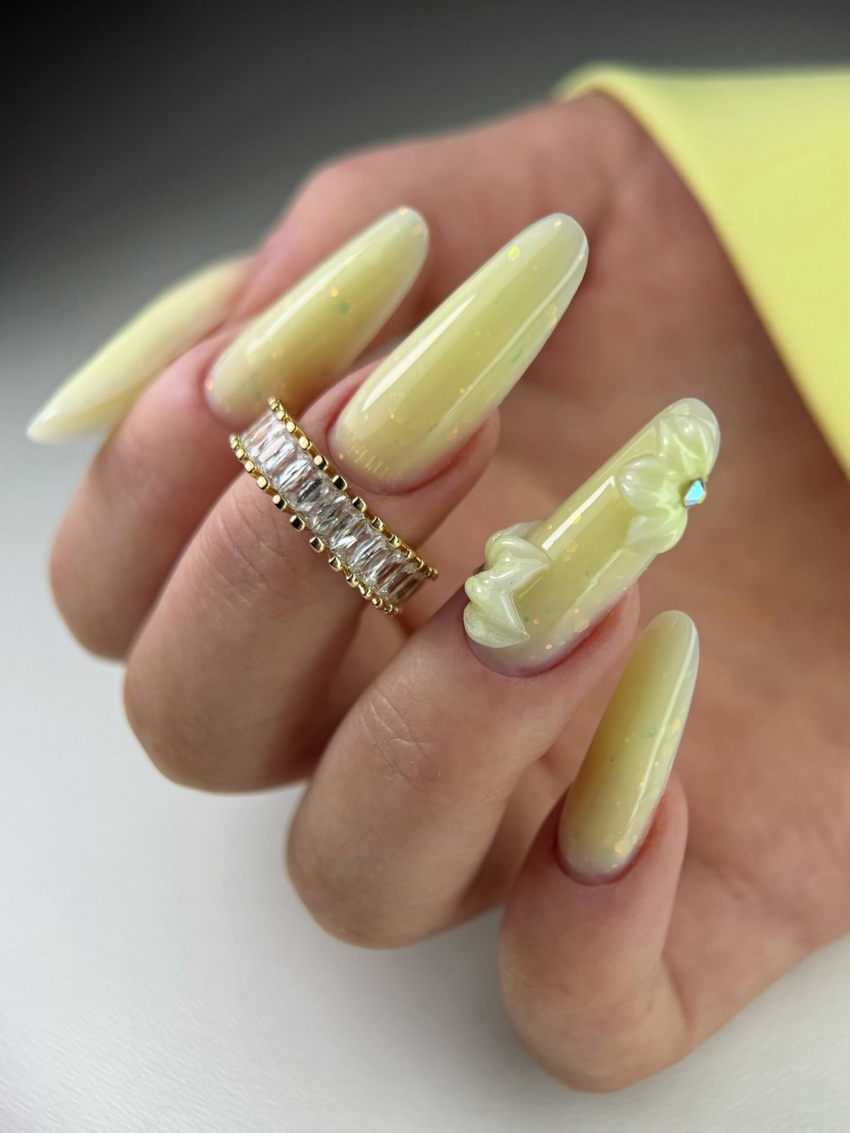 Манікюр квітня 2026: відтінок, який вже шукають усі