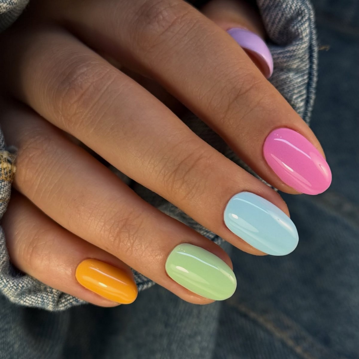 Манікюр квітня 2026: відтінок, який вже шукають усі