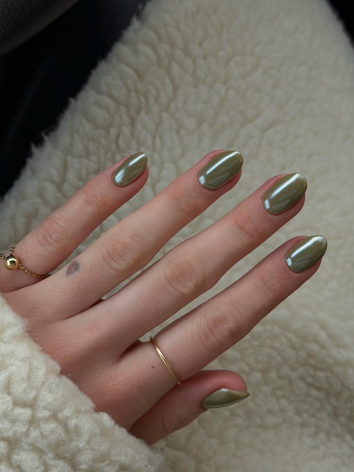 Замість нюду навесні: колір, який виглядає дорожче