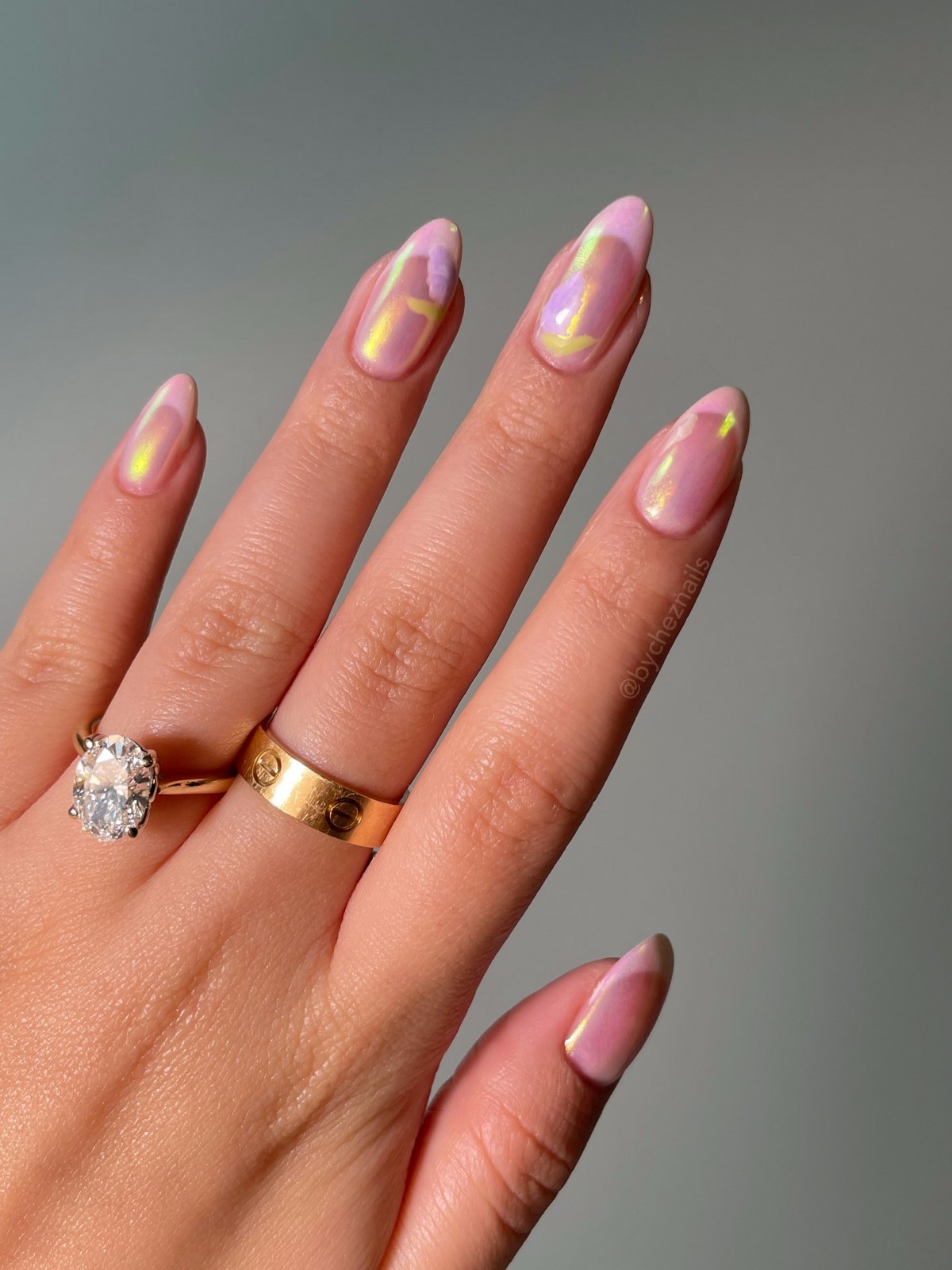 Манікюр квітня 2026: відтінок, який вже шукають усі