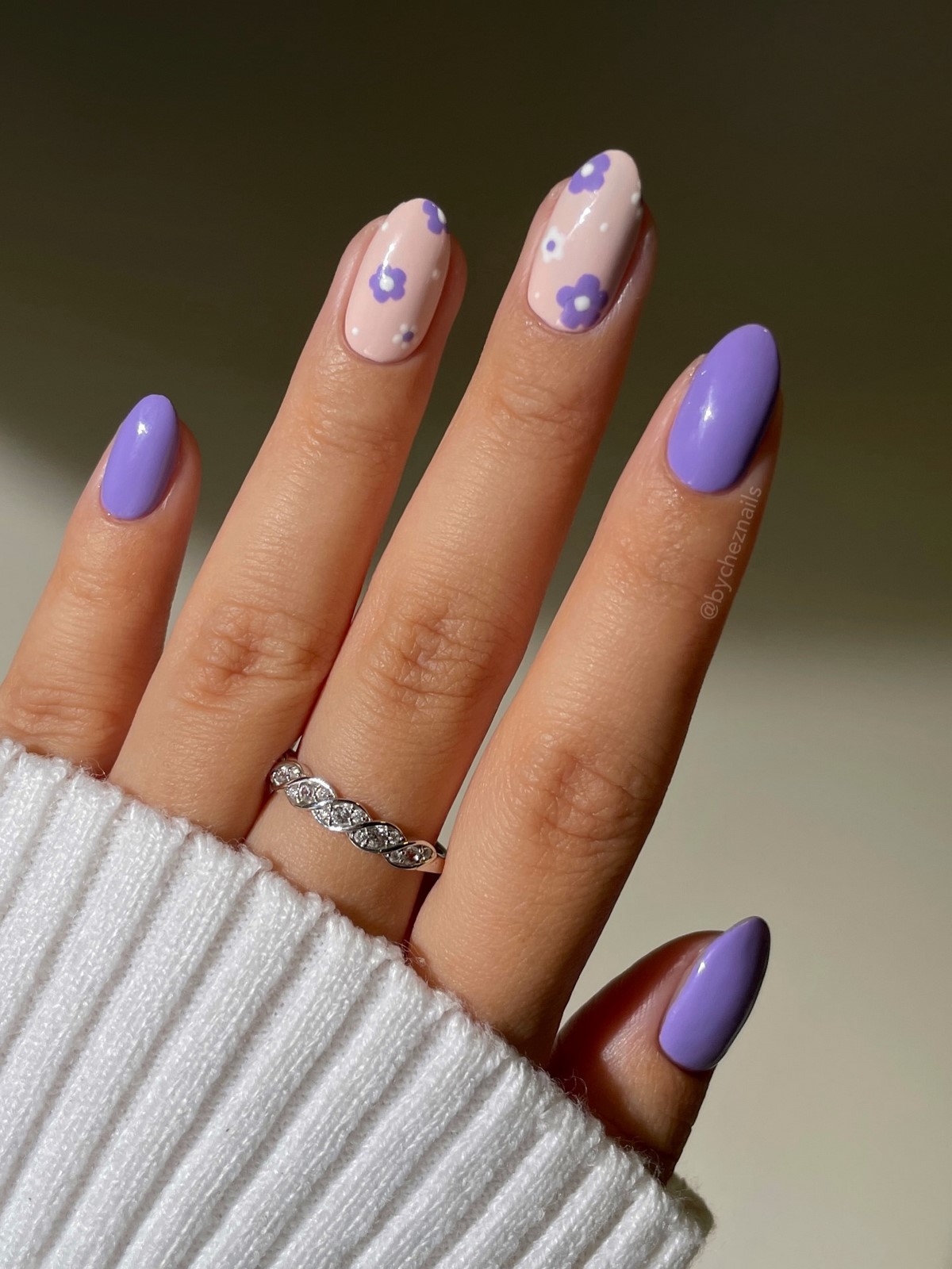 Манікюр квітня 2026: відтінок, який вже шукають усі