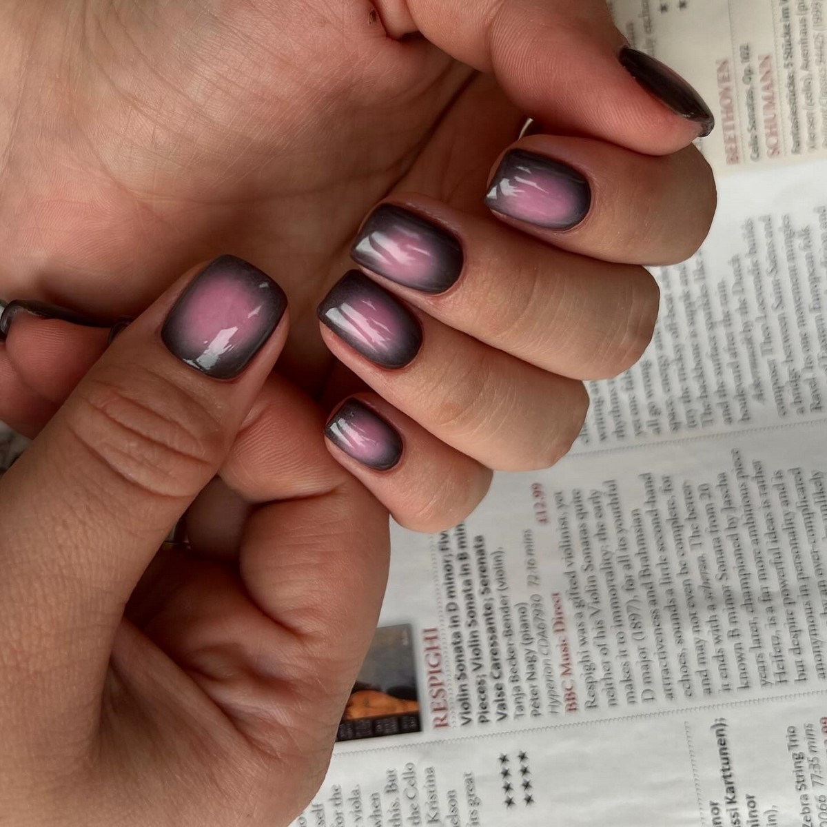 Чому градієнтний манікюр виглядає ніжнішим за однотон