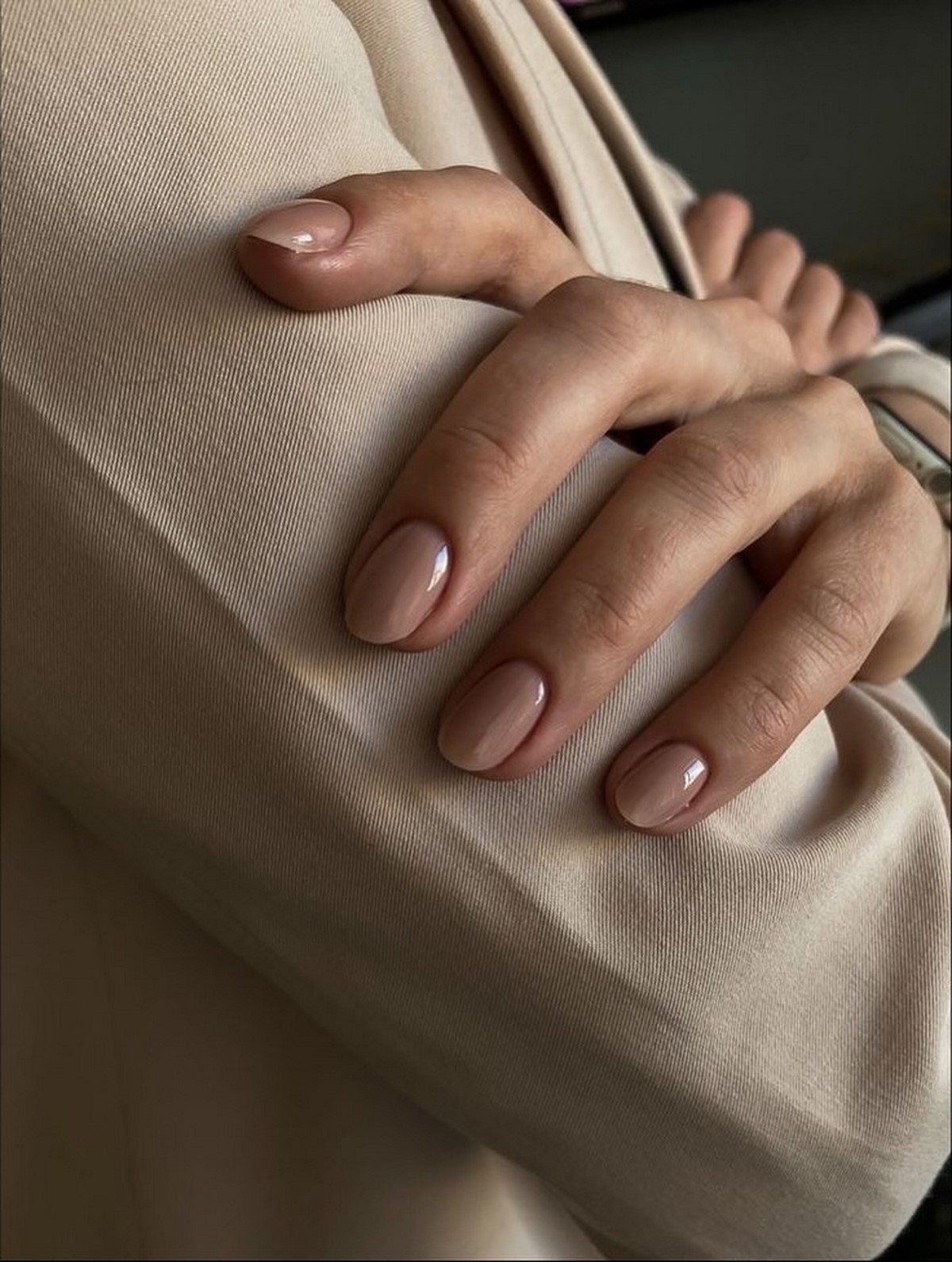 Карамельний манікюр: чому він ніжніший за бежевий