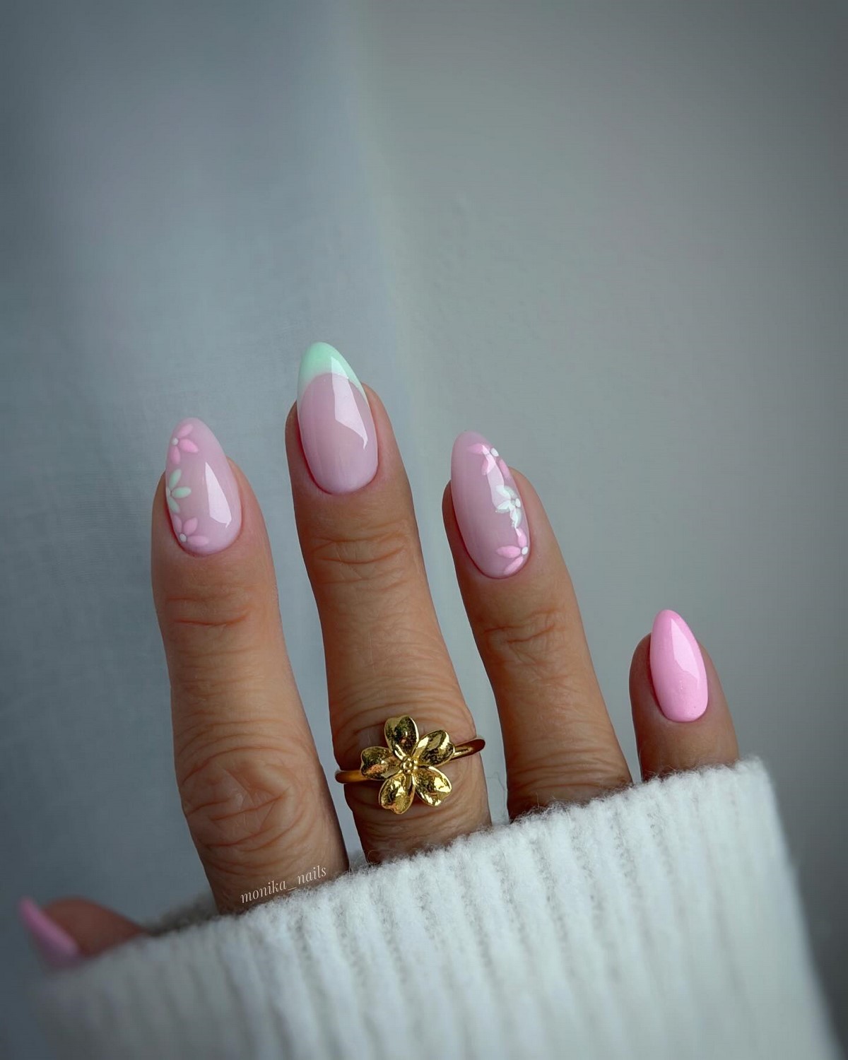 Чому кольоровий френч знову стає модним манікюром