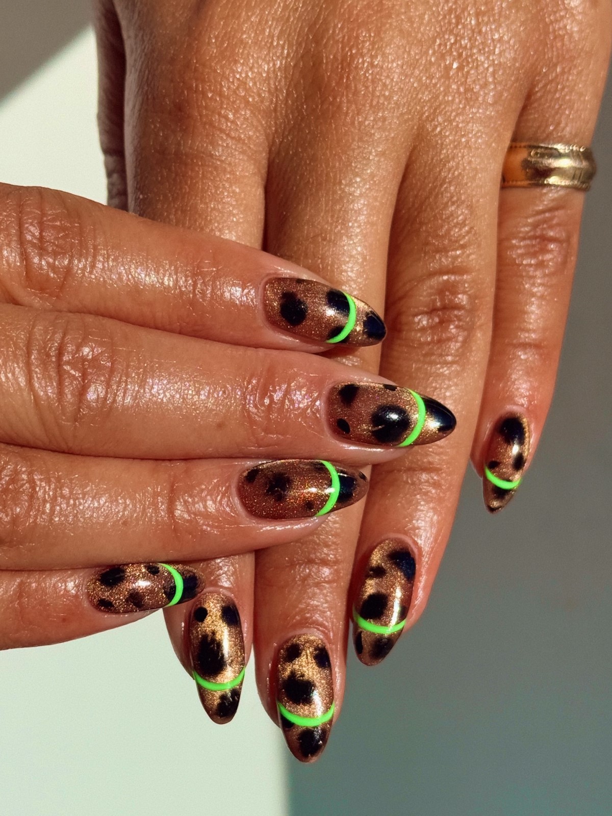 Чому кольоровий френч знову стає модним манікюром