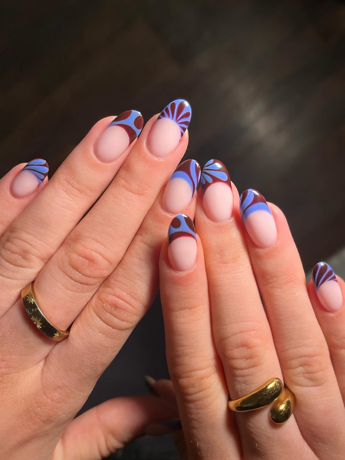 Чому кольоровий френч знову стає модним манікюром