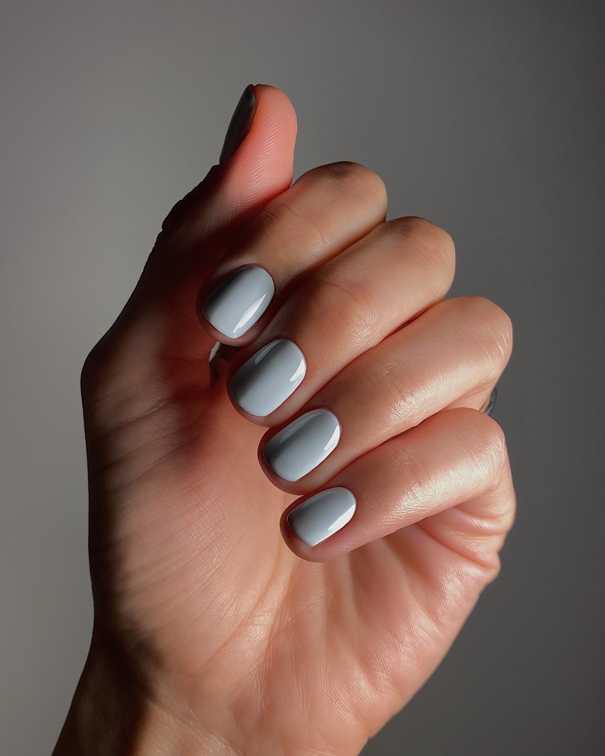 Манікюр квітня 2026: відтінок, який вже шукають усі