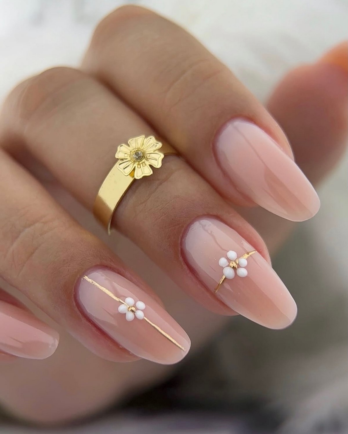 Манікюр квітня 2026: відтінок, який вже шукають усі