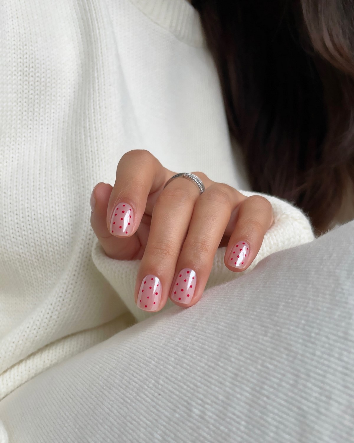 Манікюр квітня 2026: відтінок, який вже шукають усі