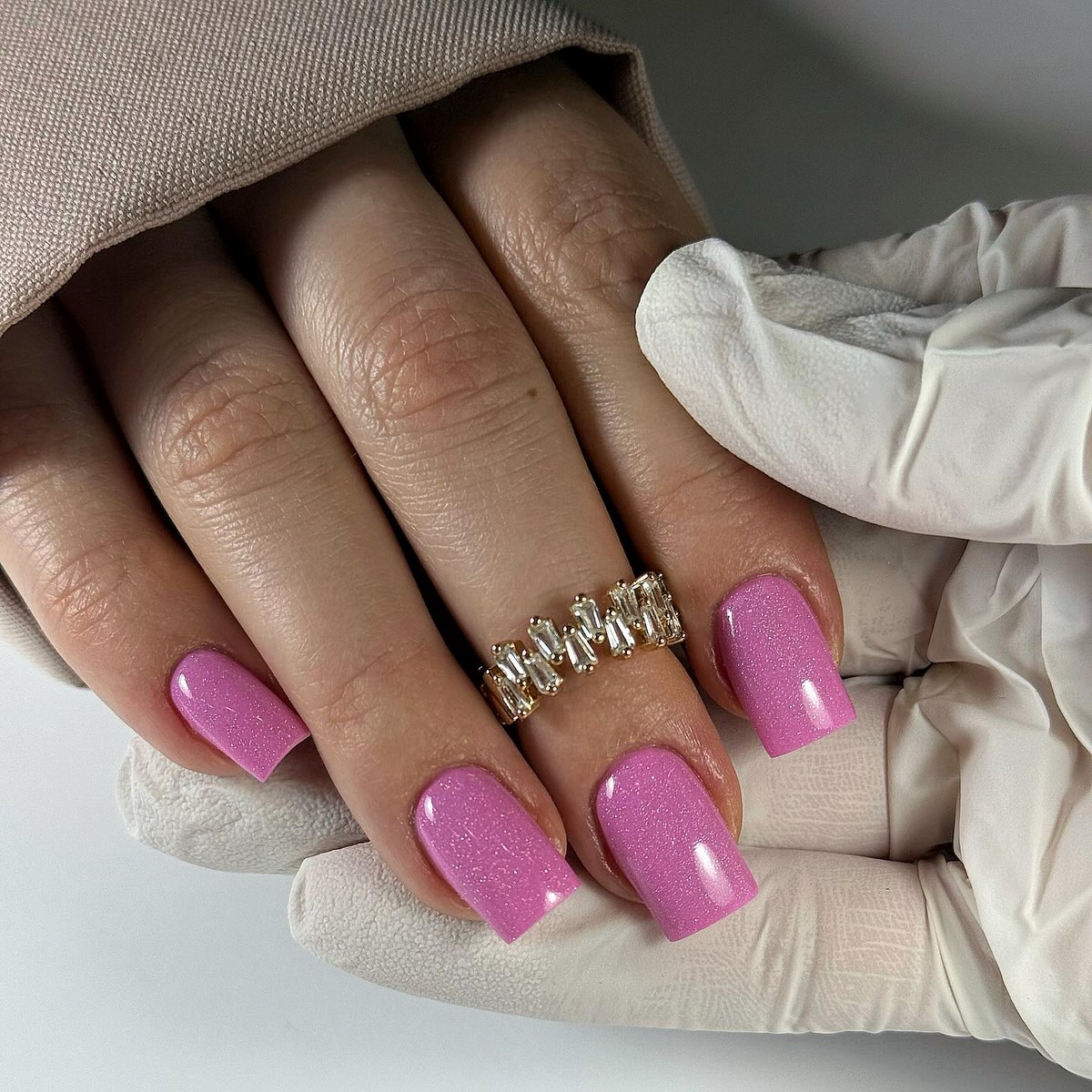 Манікюр квітня 2026: відтінок, який вже шукають усі