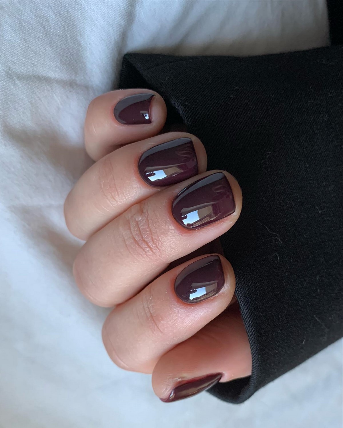 Манікюр квітня 2026: відтінок, який вже шукають усі