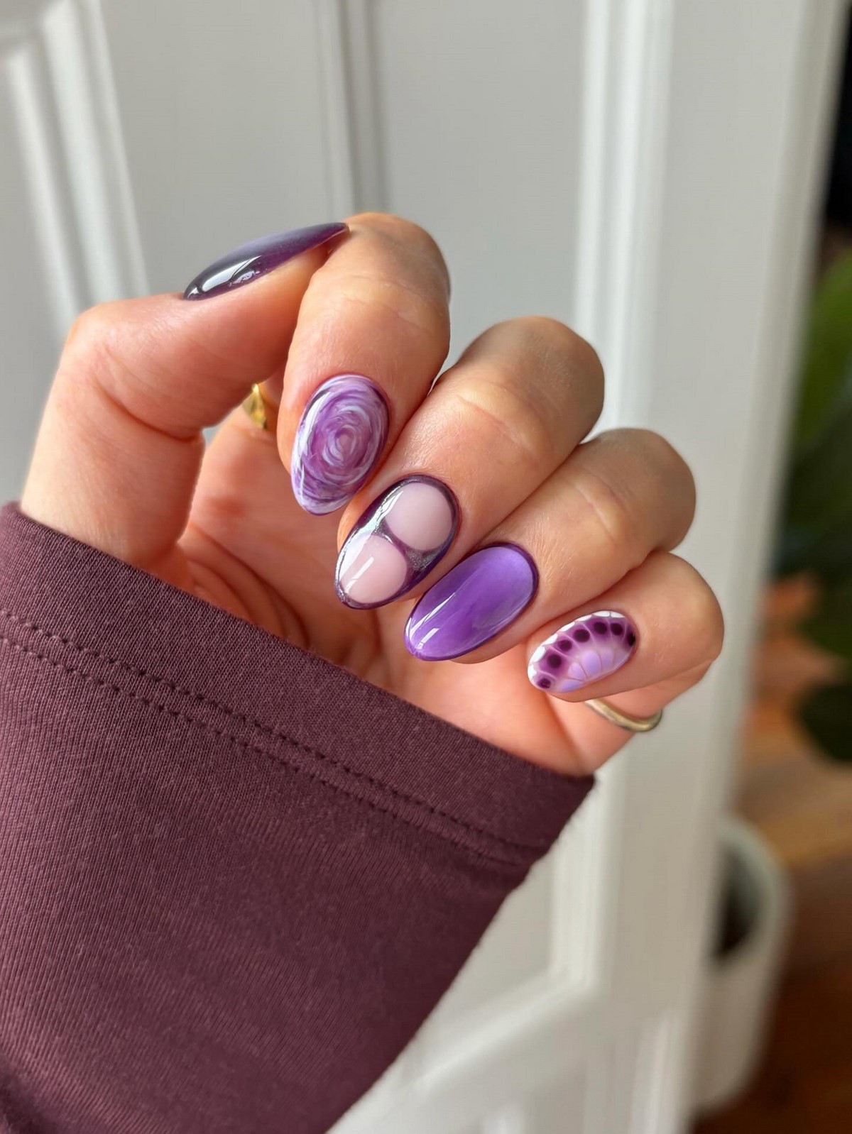 Манікюр квітня 2026: відтінок, який вже шукають усі