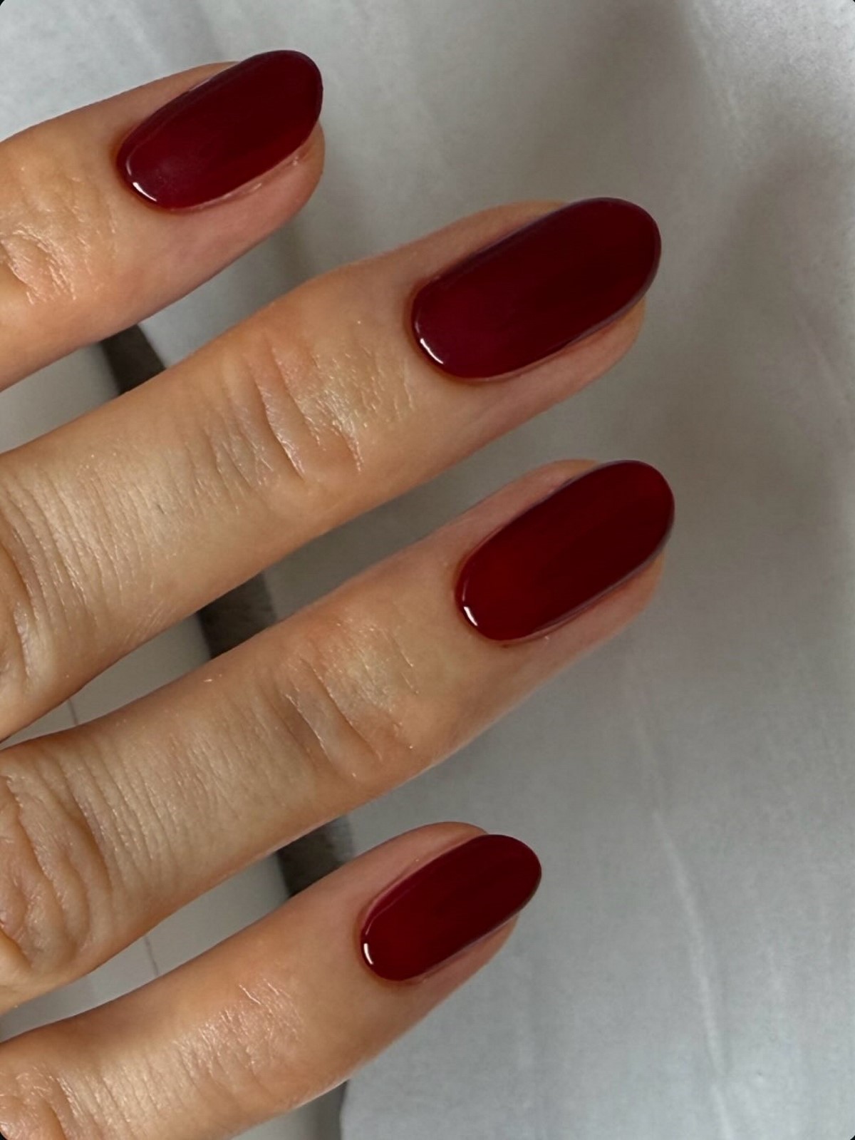 Манікюр квітня 2026: відтінок, який вже шукають усі