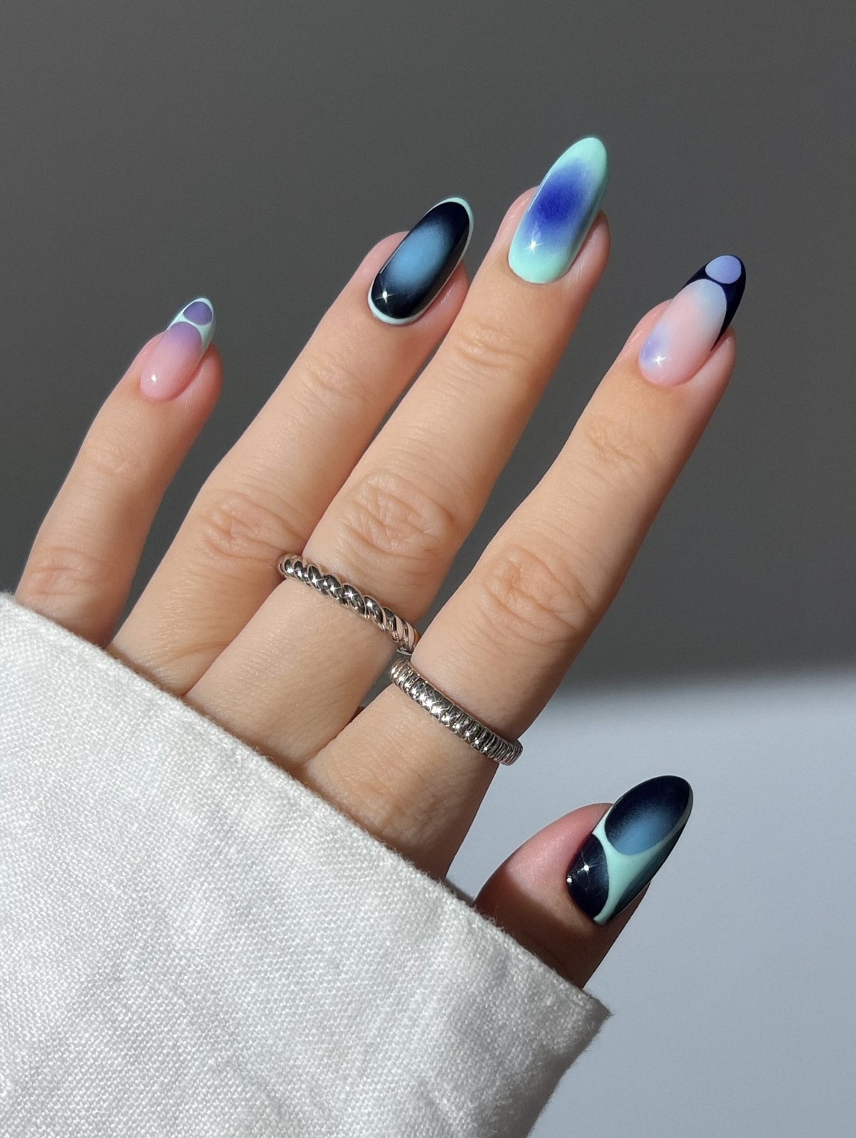 Чому манікюр з ефектом аури знову стає популярним