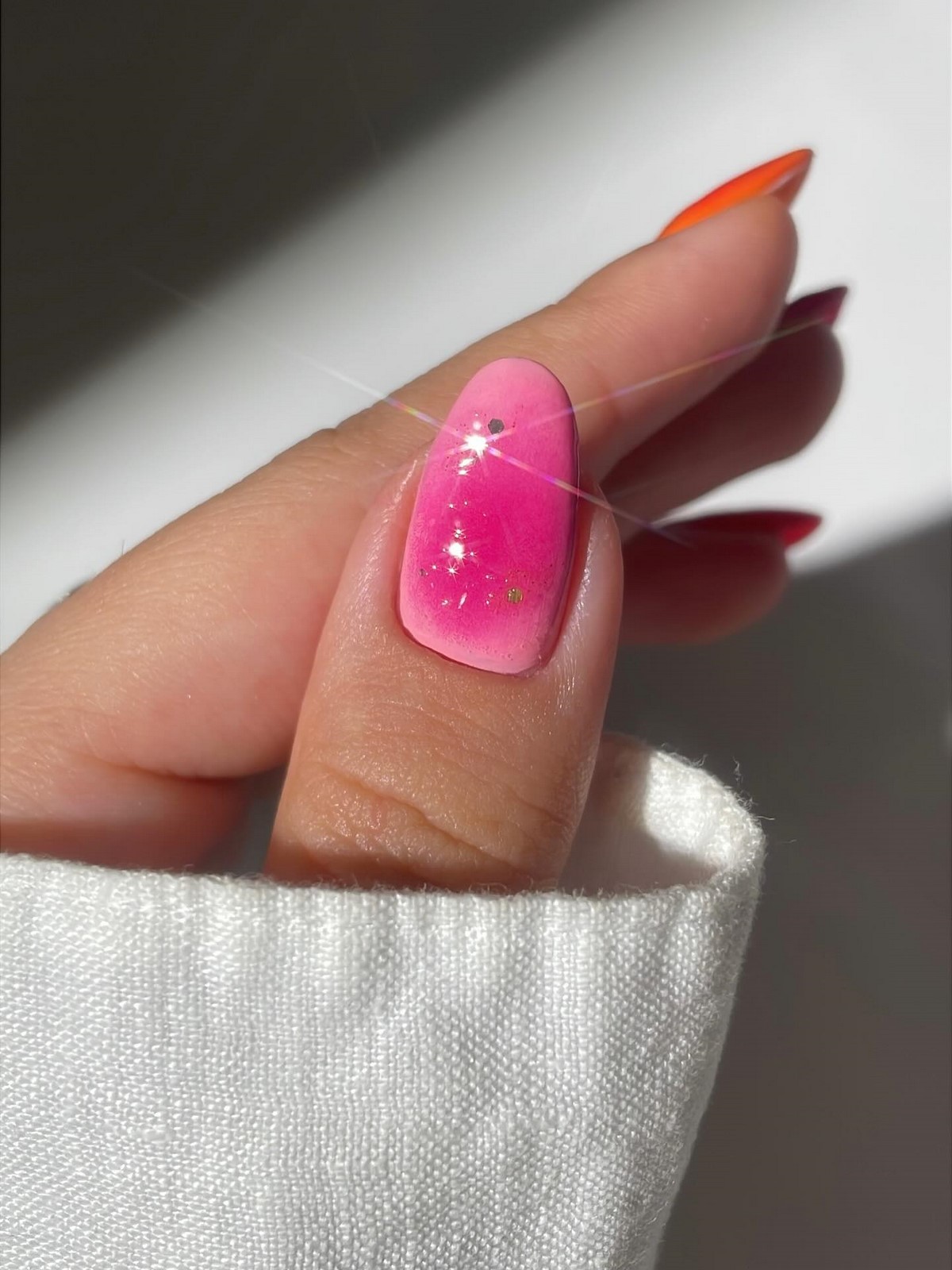 Чому манікюр з ефектом аури знову стає популярним