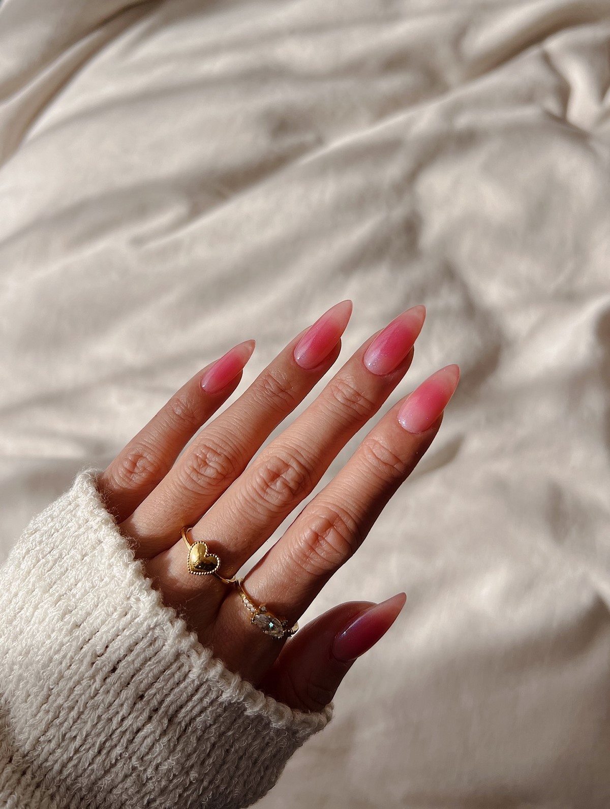 Чому манікюр з ефектом аури знову стає популярним