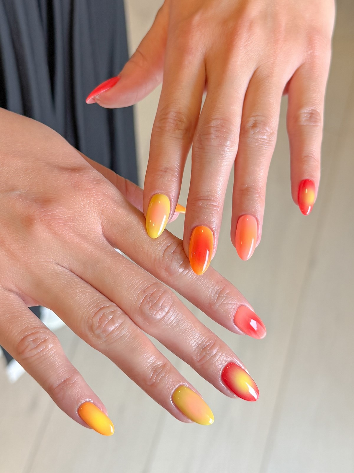 Чому манікюр з ефектом аури знову стає популярним