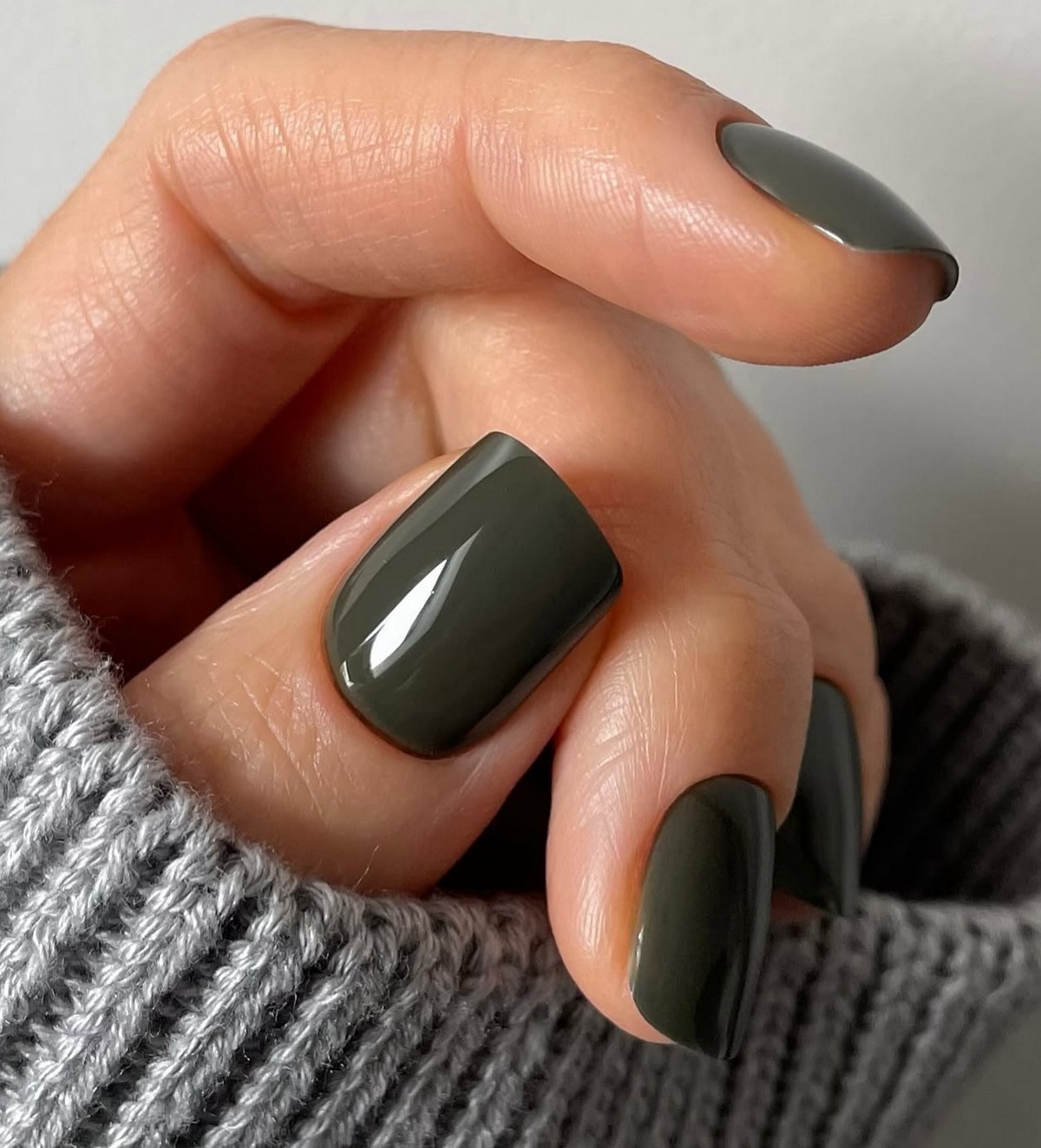 Цей манікюр одразу робить образ дорожчим: тренд, який працює безвідмовно