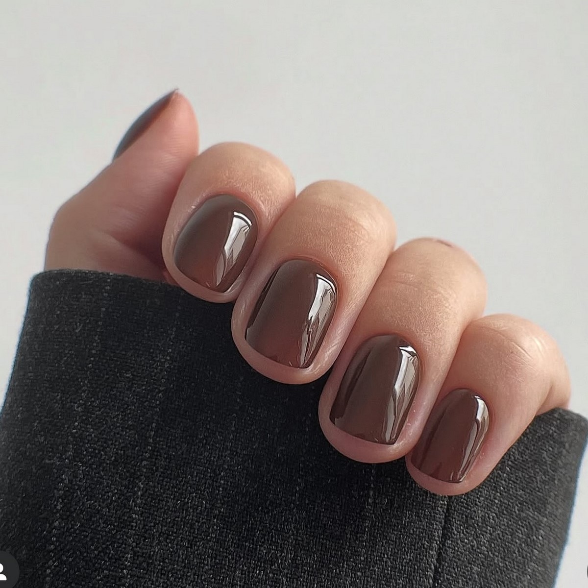 Цей манікюр одразу робить образ дорожчим: тренд, який працює безвідмовно