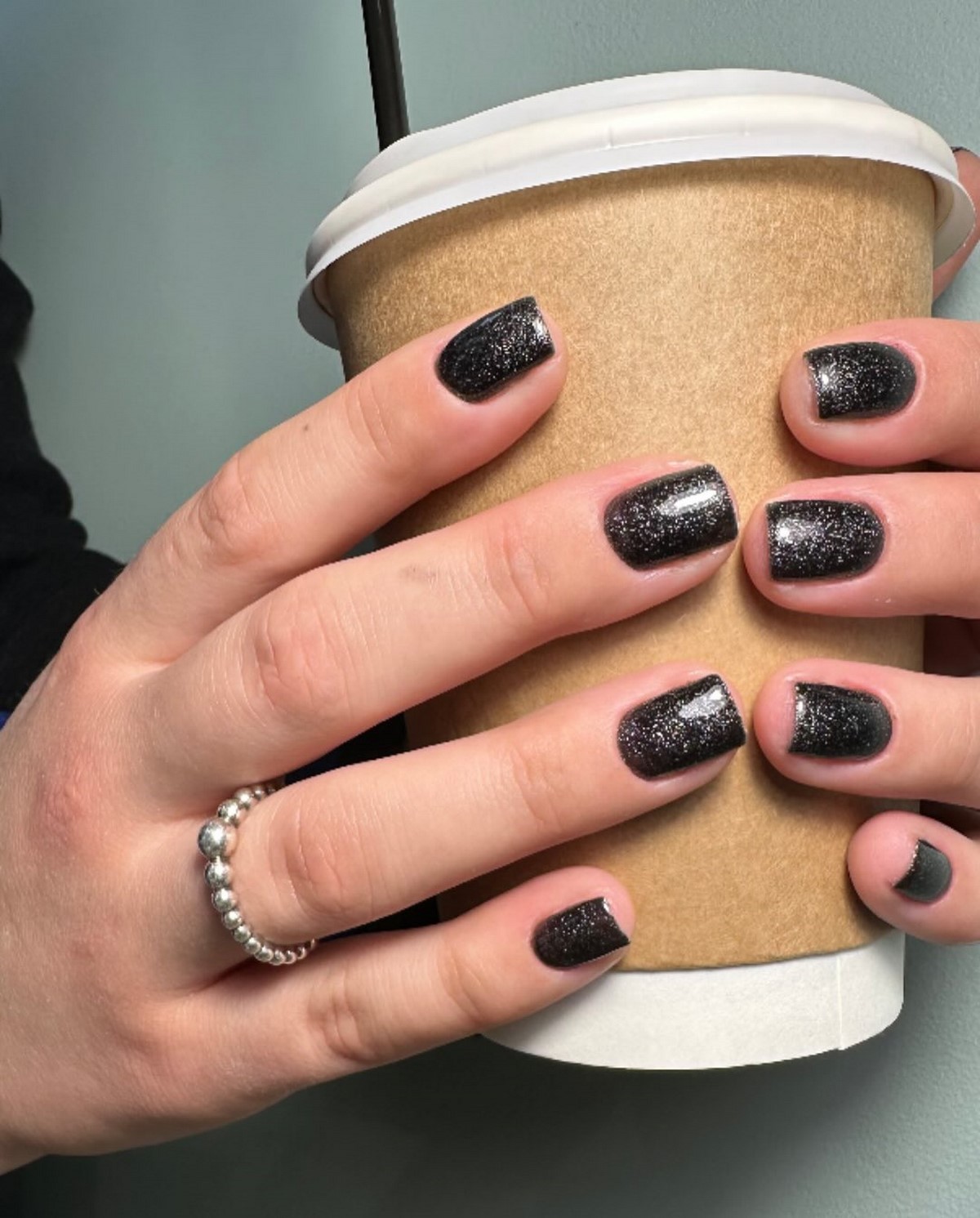 Цей манікюр одразу робить образ дорожчим: тренд, який працює безвідмовно