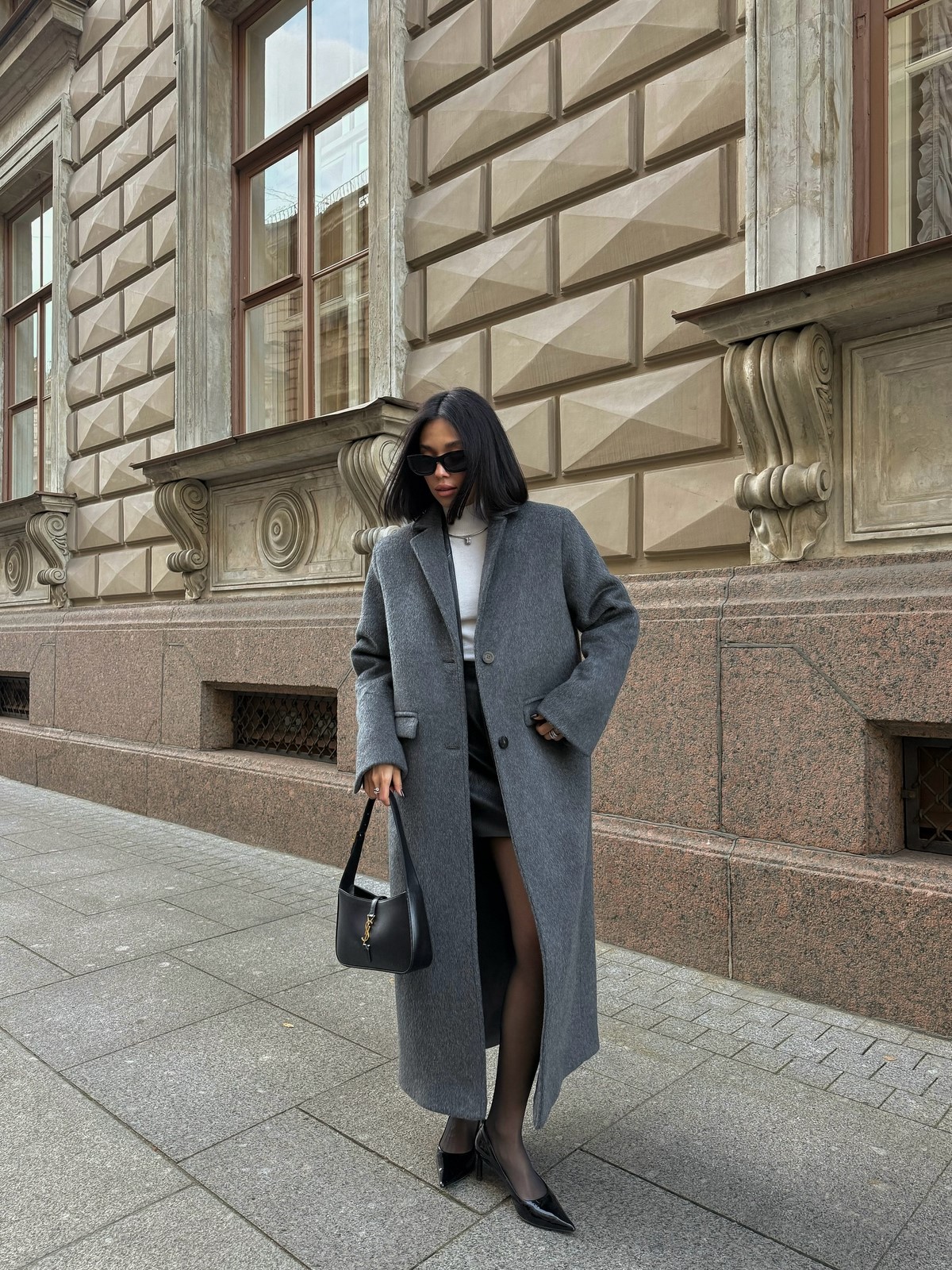 Весняні кольори одягу, які виглядають розкішніше за чорний