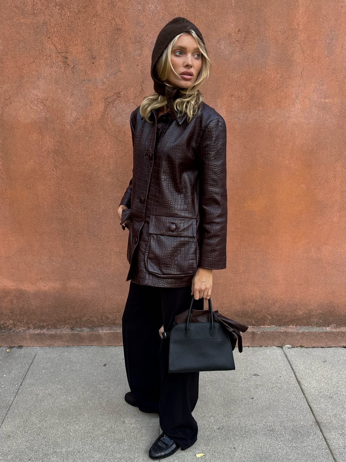 Весняні кольори одягу, які виглядають розкішніше за чорний