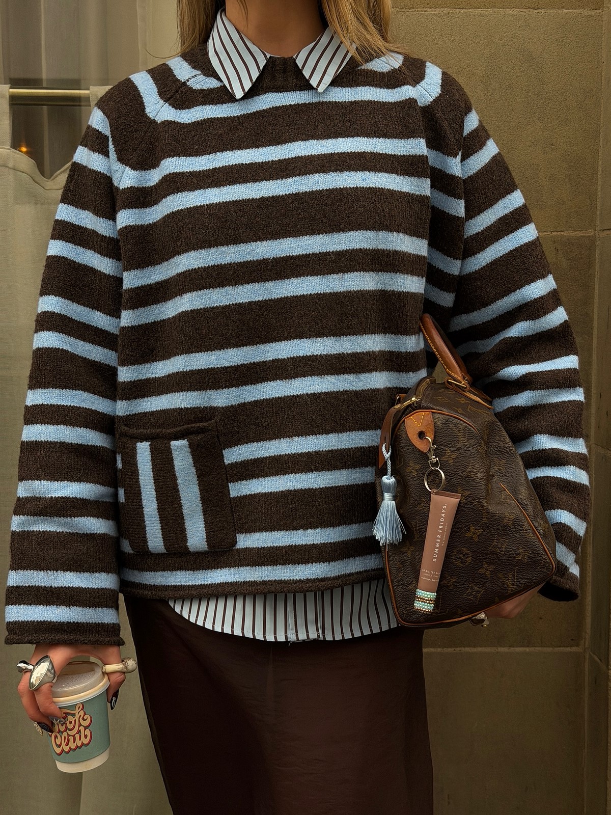 Весняні кольори одягу, які виглядають розкішніше за чорний