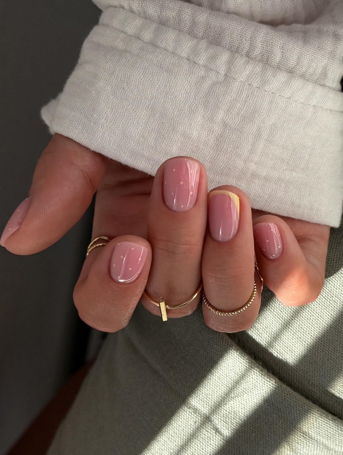 Як тонкий мікрофренч змінює вигляд манікюру