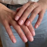 Манікюр без дизайну — чистий вигляд нігтів без перевантаження