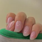 Манікюр, який виглядає як натуральні нігті — ефект без помітного покриття