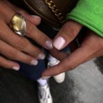 Нюдовий манікюр 2026: прозорість замість щільного кольору