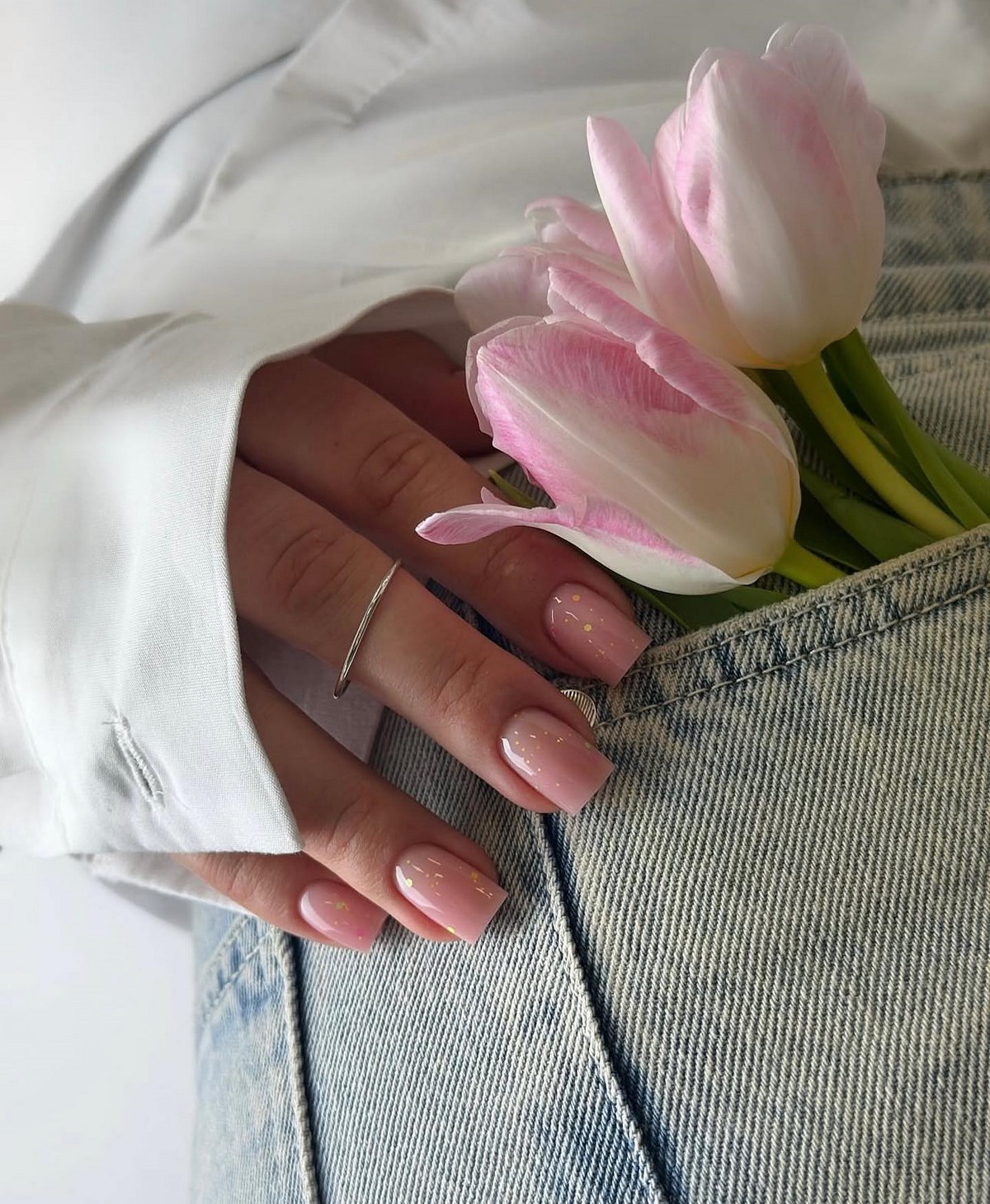 Манікюр без дизайну — чистий вигляд нігтів без перевантаження