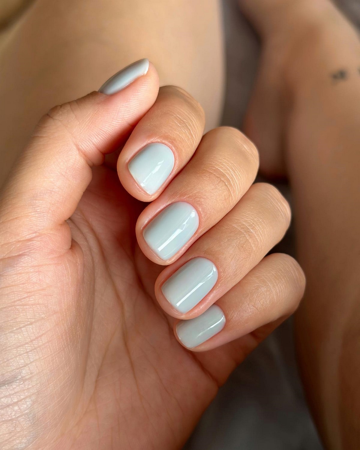 Манікюр без дизайну — чистий вигляд нігтів без перевантаження
