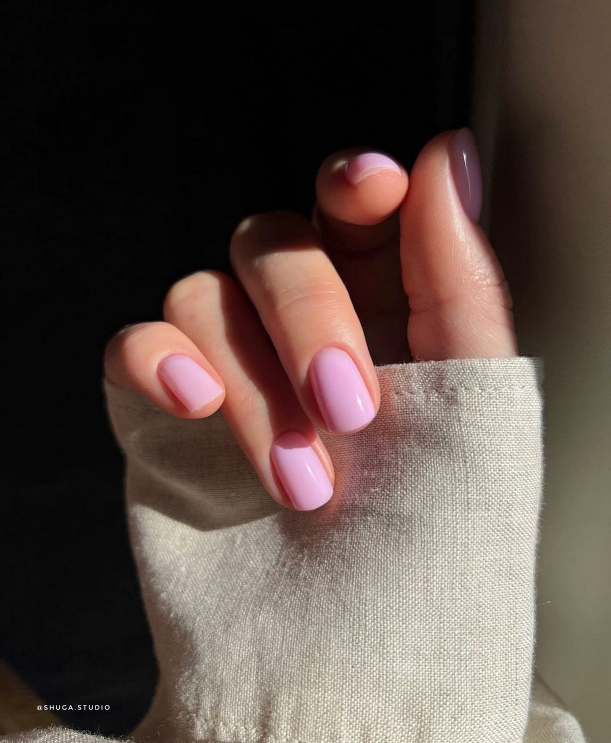 Манікюр без дизайну — чистий вигляд нігтів без перевантаження