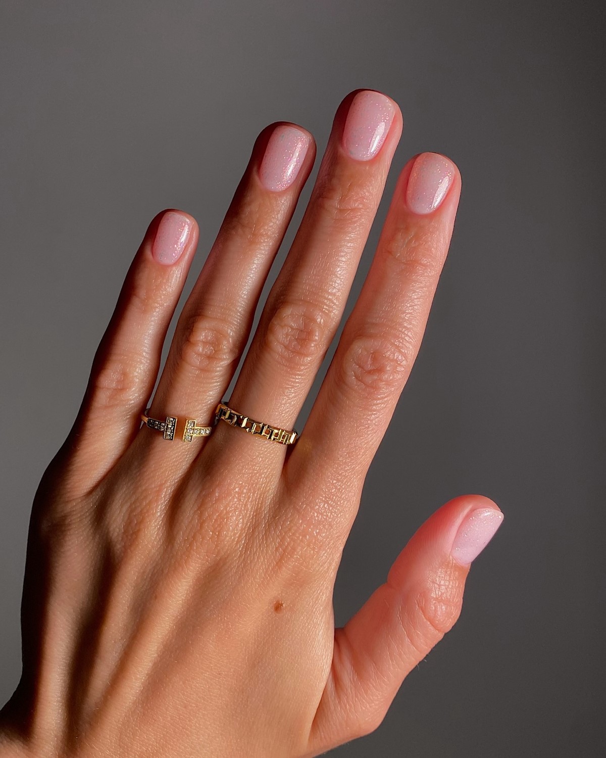 Манікюр без дизайну — чистий вигляд нігтів без перевантаження