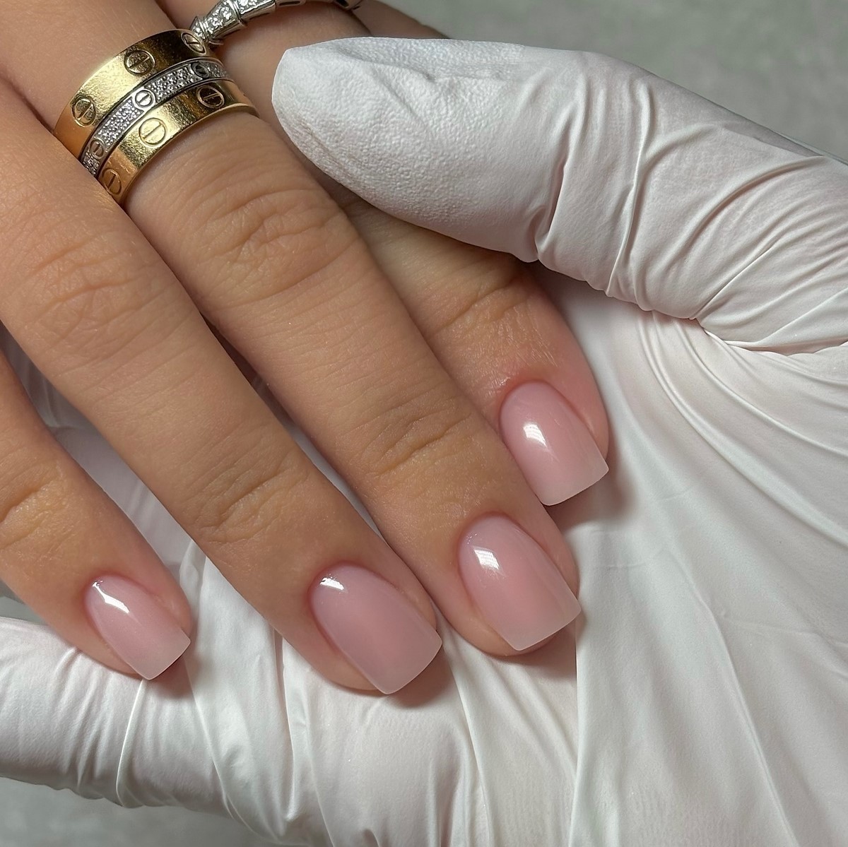 Манікюр, який виглядає як натуральні нігті — ефект без помітного покриття