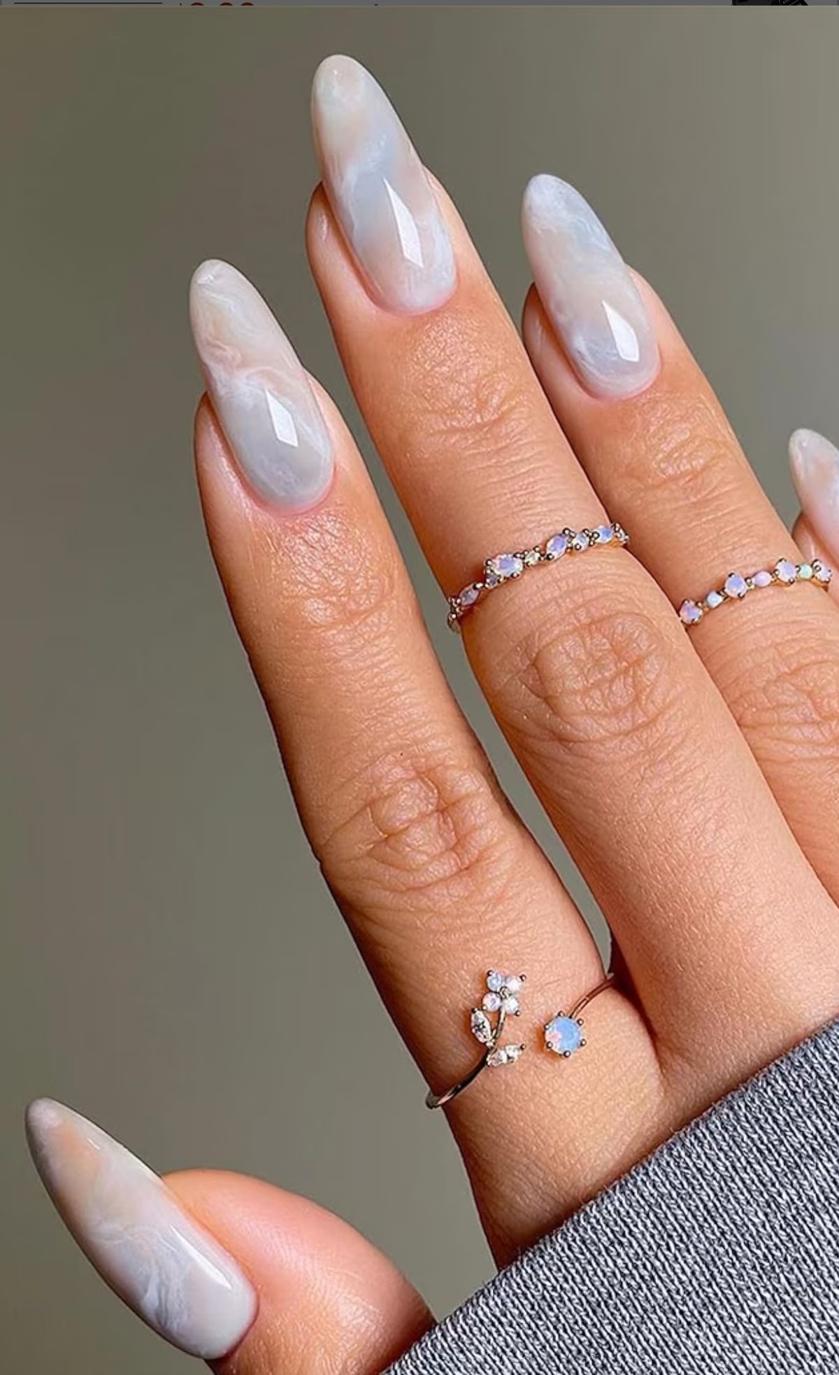 Акварельний манікюр 2026: м’які переходи і прозорий ефект