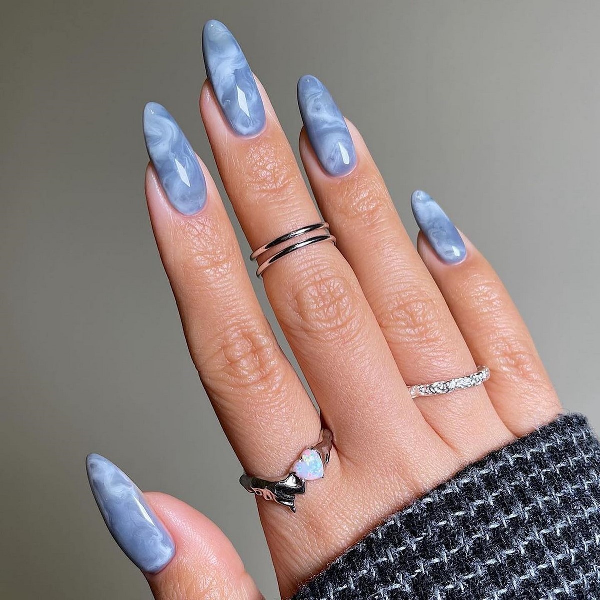 Акварельний манікюр 2026: м’які переходи і прозорий ефект