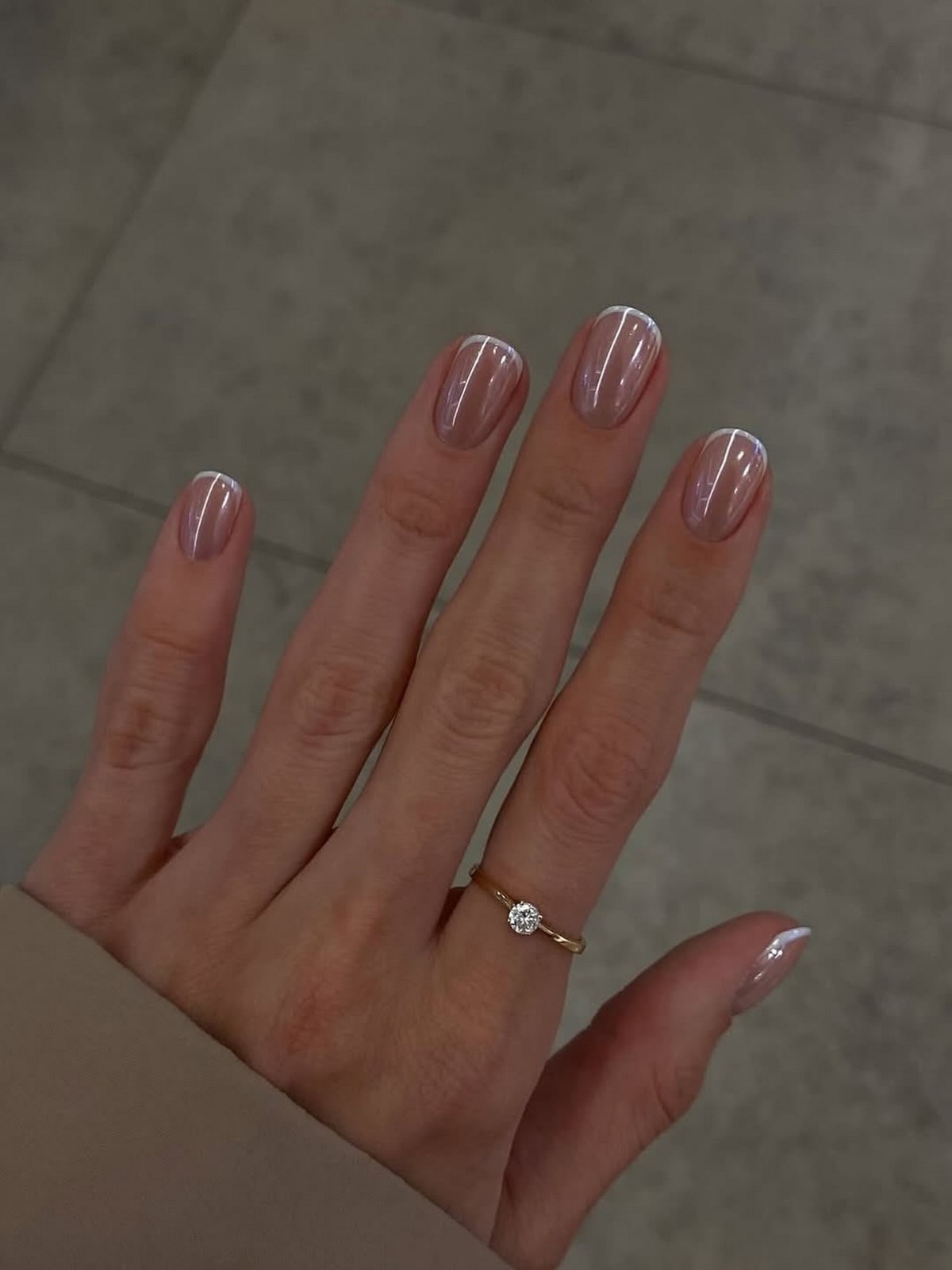 Манікюр квітня 2026: iced nails з холодним блиском