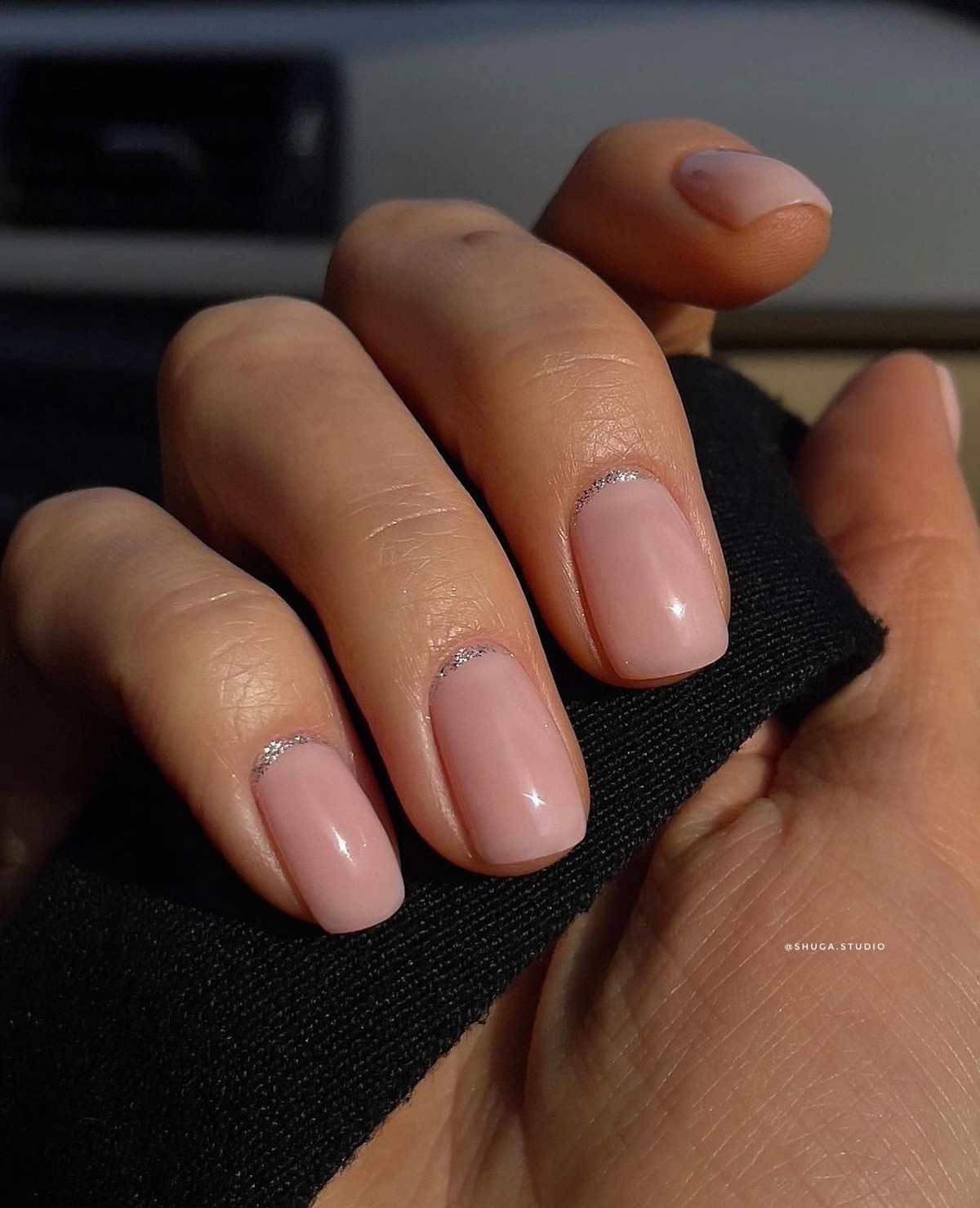 Манікюр без дизайну — чистий вигляд нігтів без перевантаження