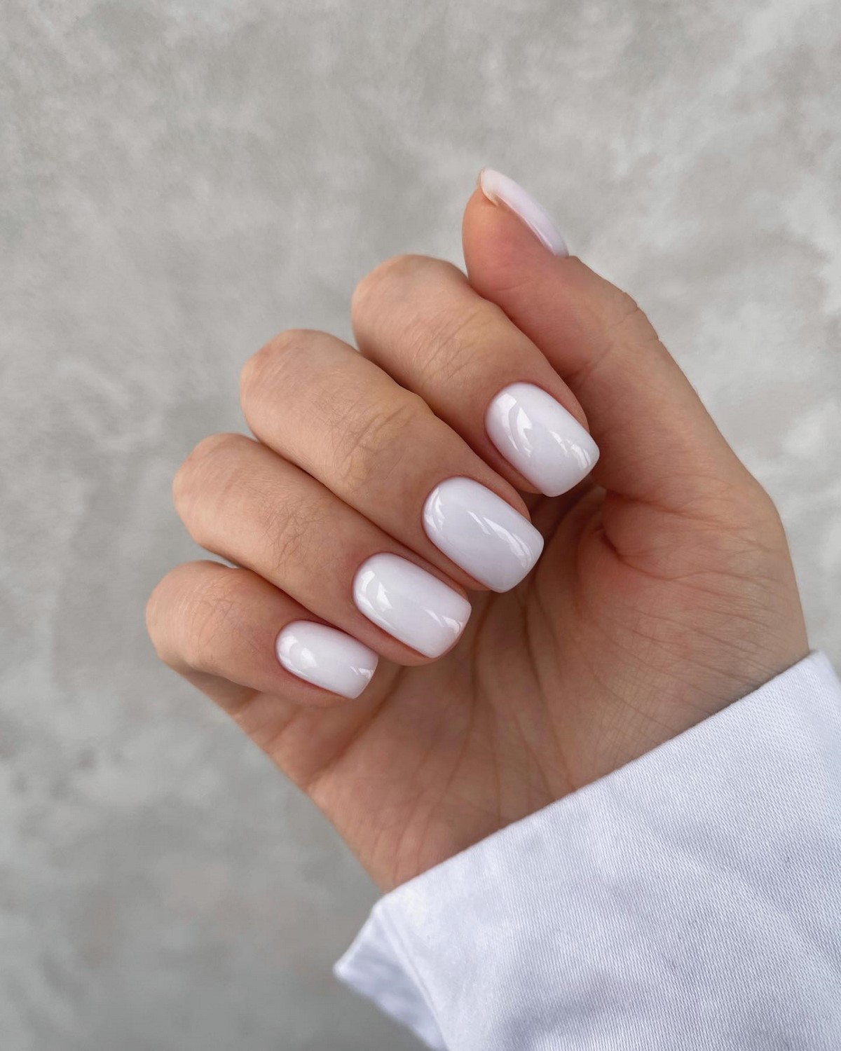 Манікюр без дизайну — чистий вигляд нігтів без перевантаження