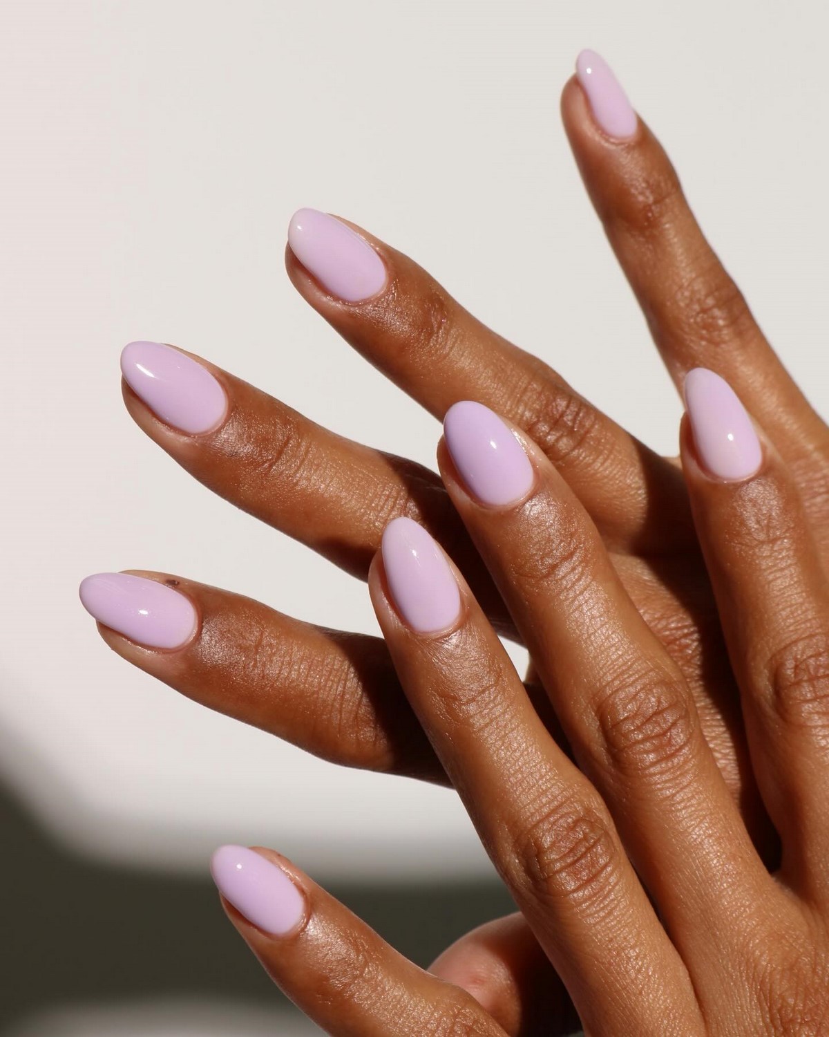 Манікюр без дизайну — чистий вигляд нігтів без перевантаження