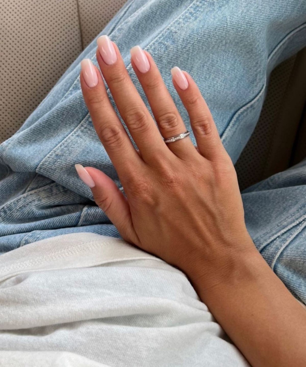 Манікюр без дизайну — чистий вигляд нігтів без перевантаження