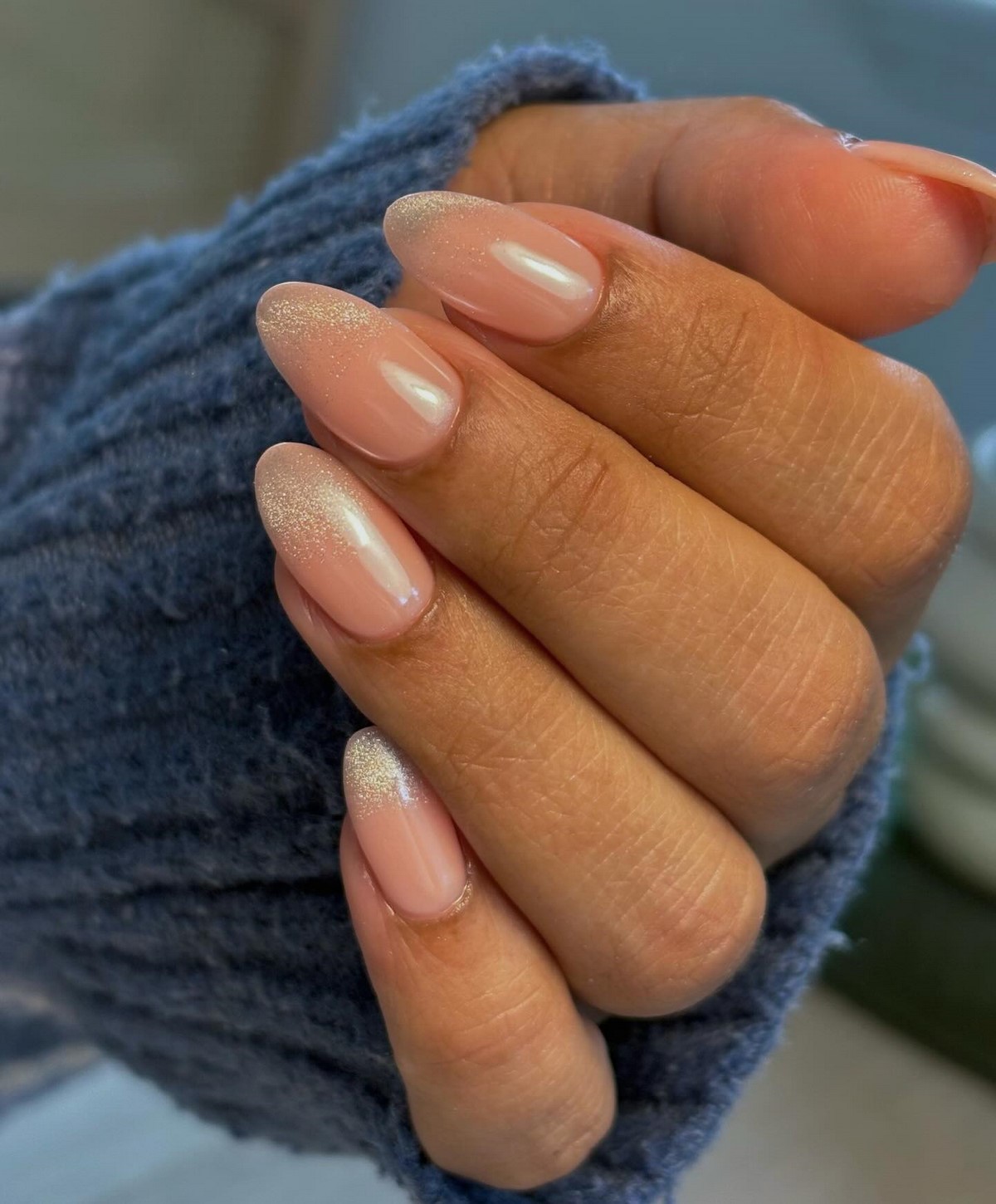 Манікюр, який виглядає як доглянуті нігті — чистий ефект без покриття