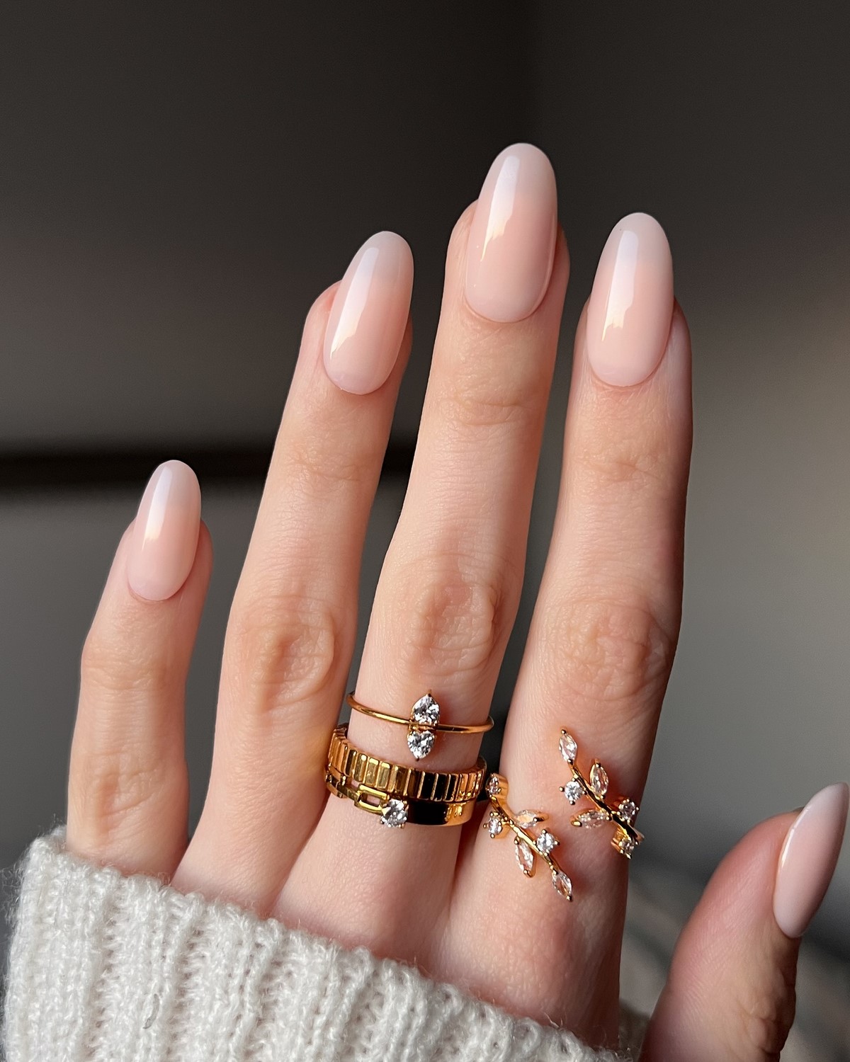 Манікюр, який виглядає як доглянуті нігті — чистий ефект без покриття