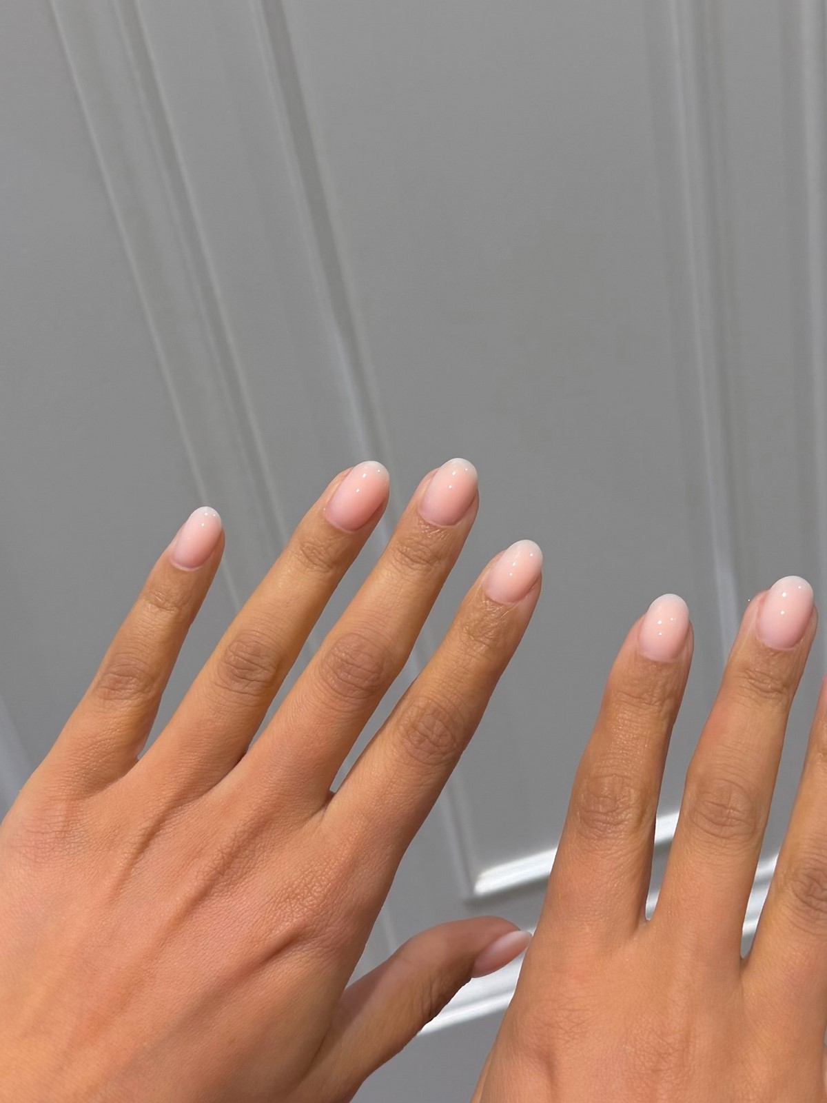 Манікюр, який виглядає як натуральні нігті — ефект без помітного покриття