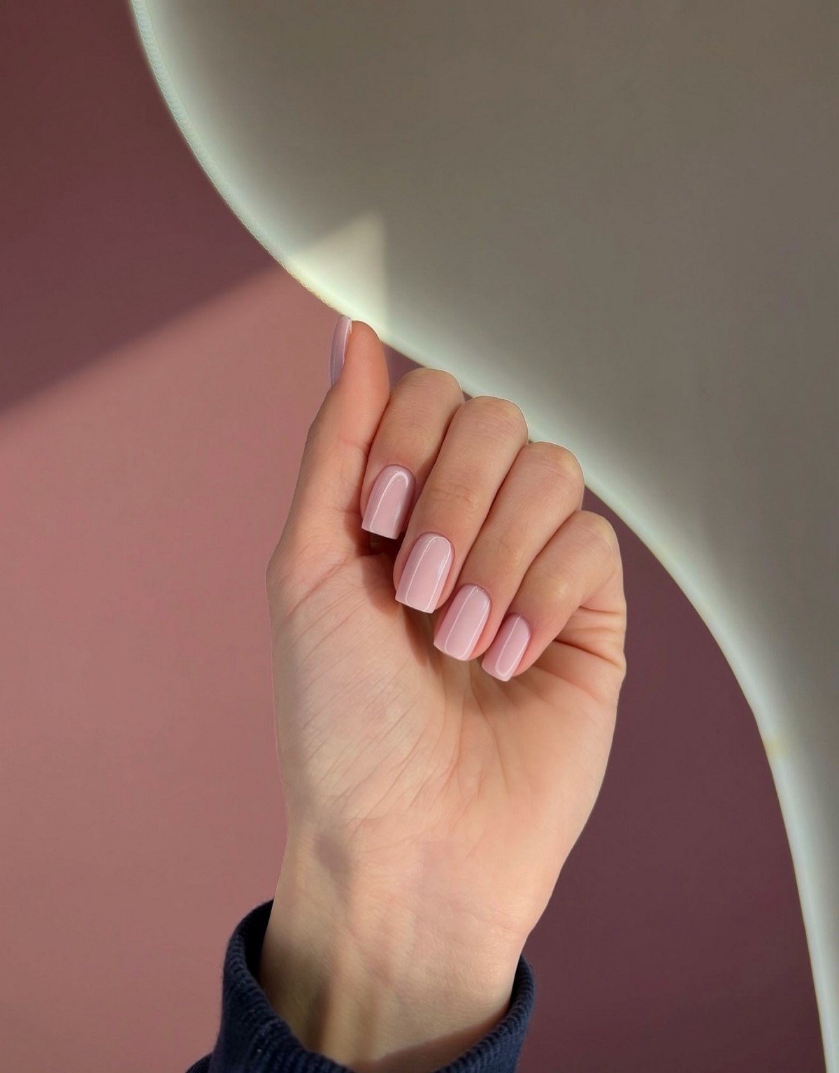 Манікюр, який виглядає як натуральні нігті — ефект без помітного покриття