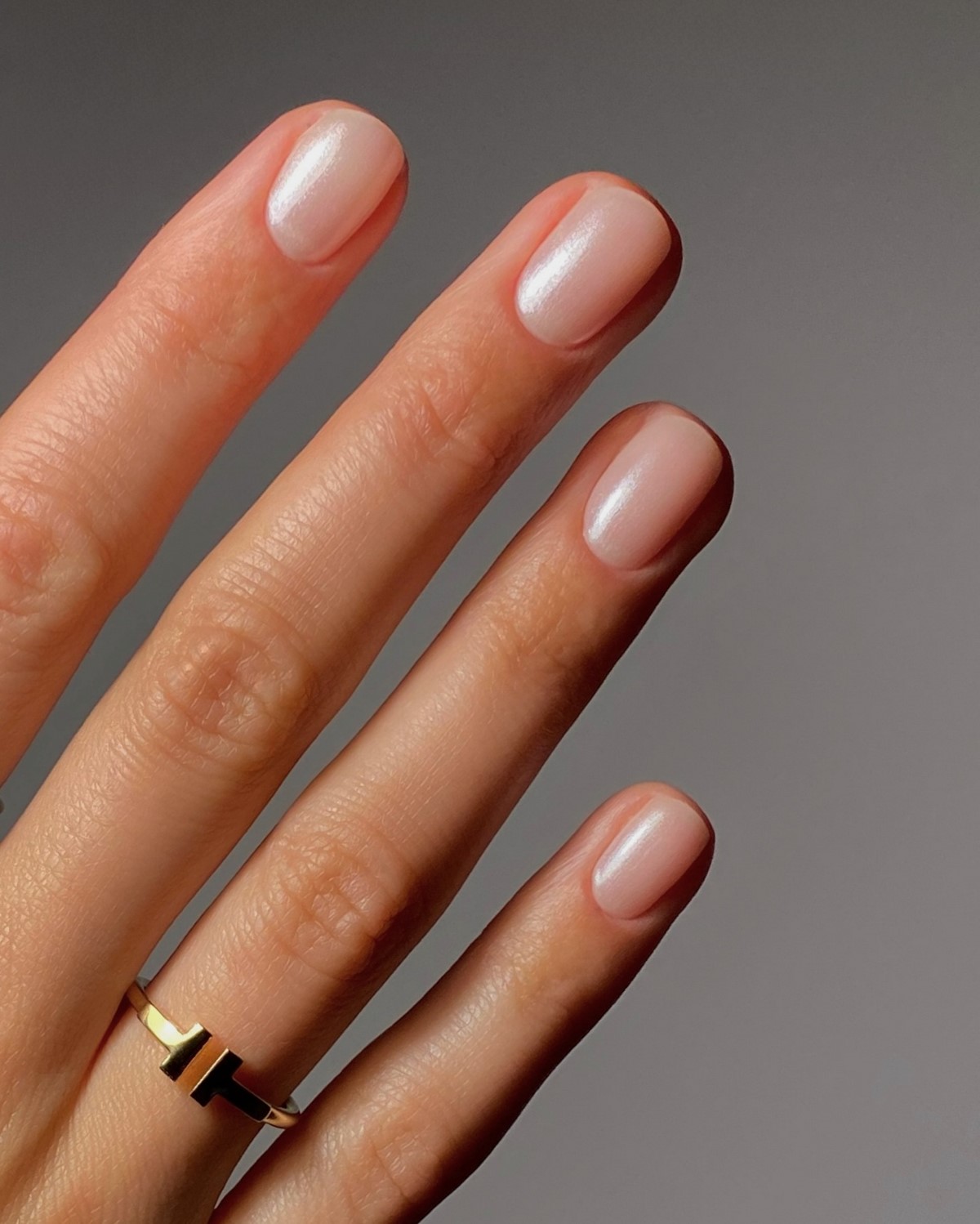 Манікюр, який виглядає як натуральні нігті — ефект без помітного покриття