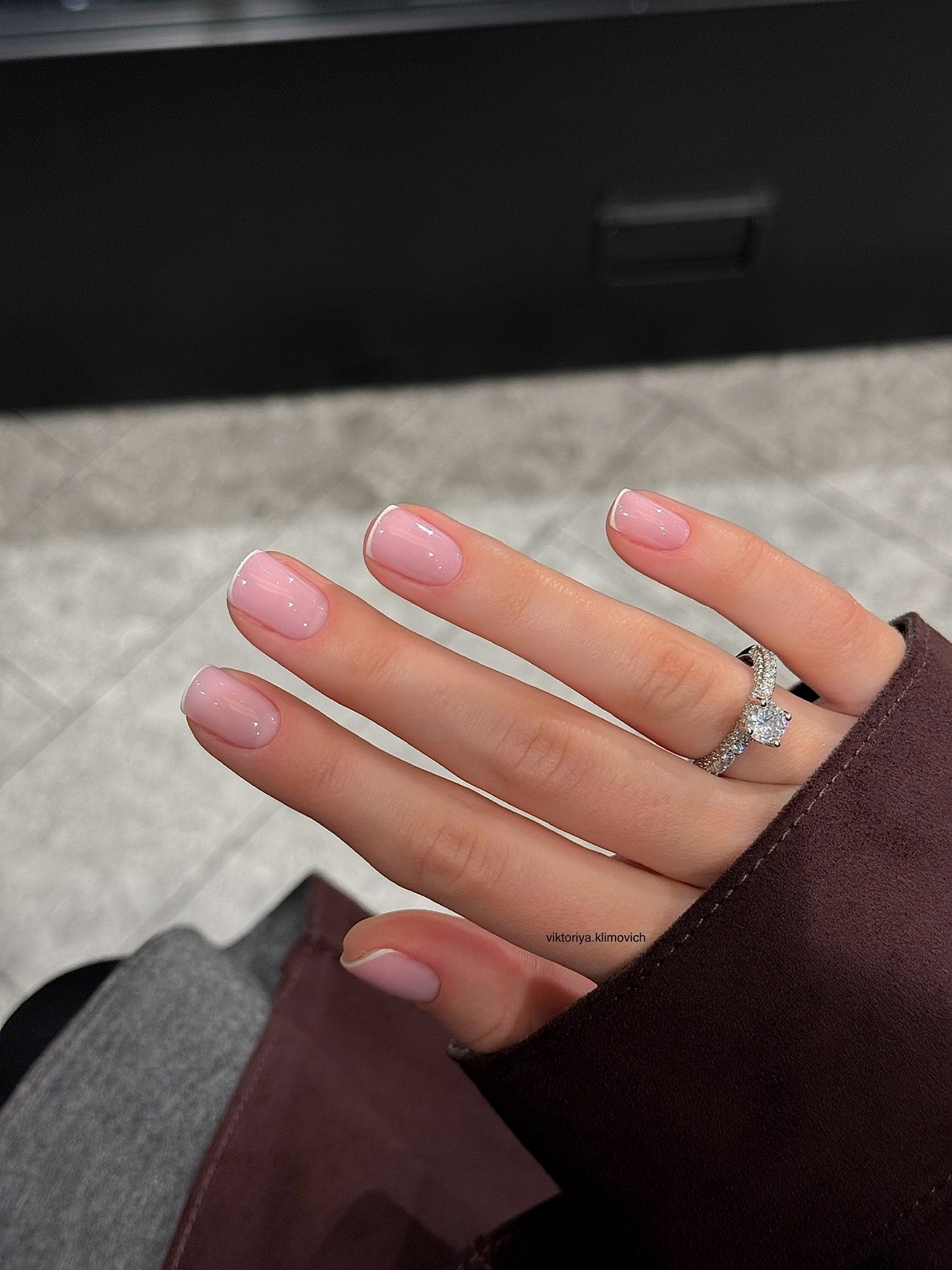 Манікюр, який виглядає як натуральні нігті — ефект без помітного покриття